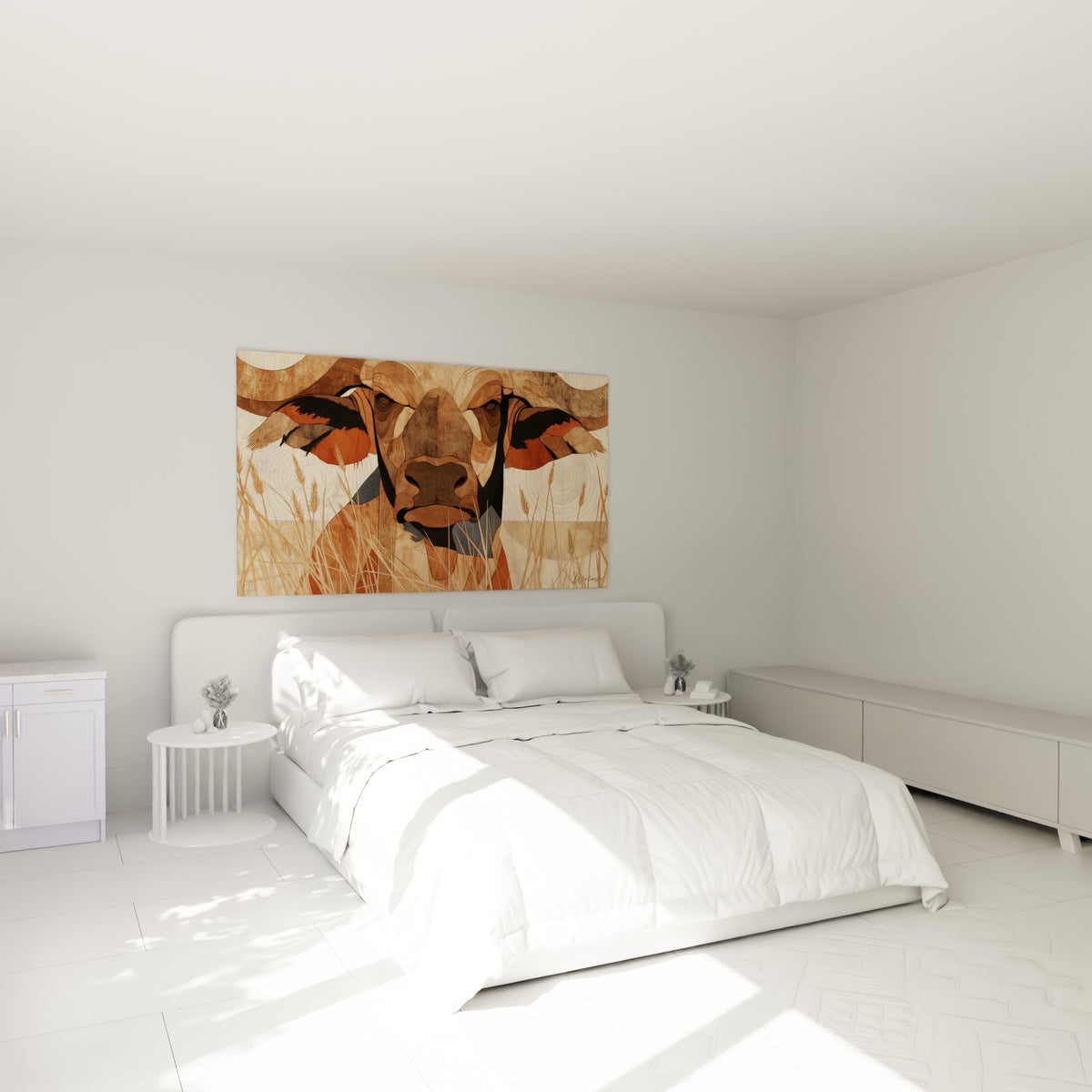 Cornes massives et museau brun du buffle terracotta, au-dessus d'un lit dans une chambre claire