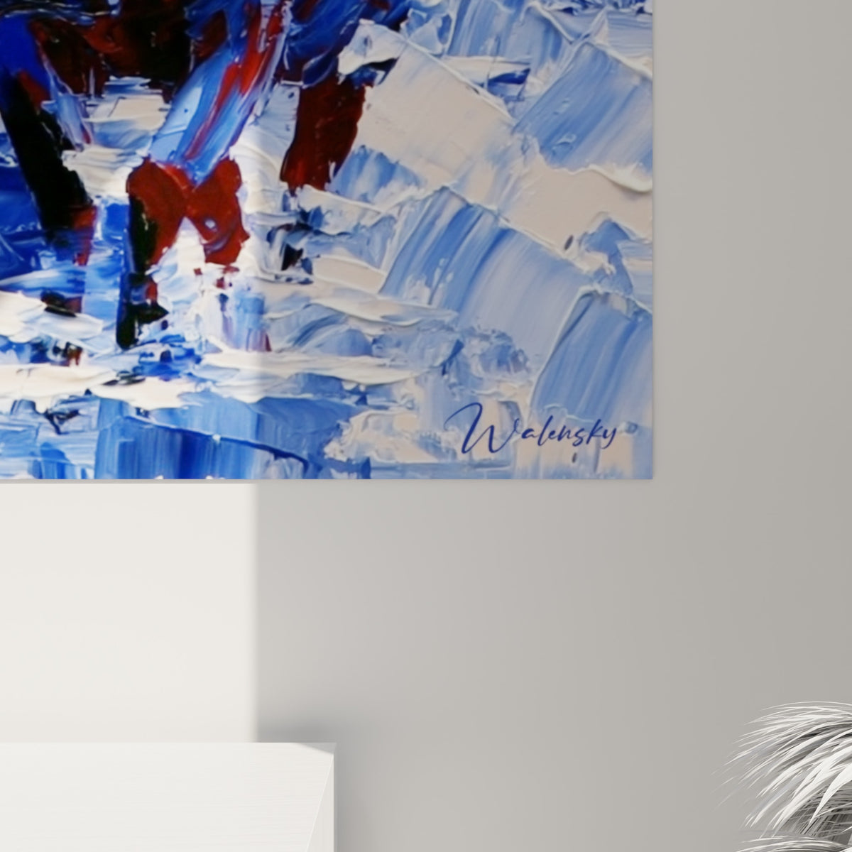 Empâtements épais de peinture bleue et blanche autour des cornes noires du buffle, matière brute visible de près