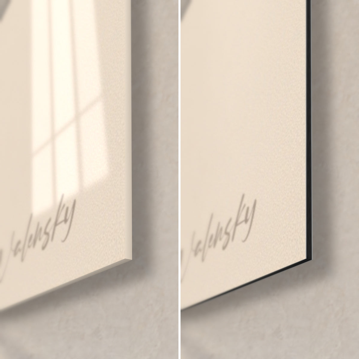 Tableau buffle noir, coin bas droit : verre acrylique brillant aux reflets et alu Dibond mat beige, tranche noire de 3 mm