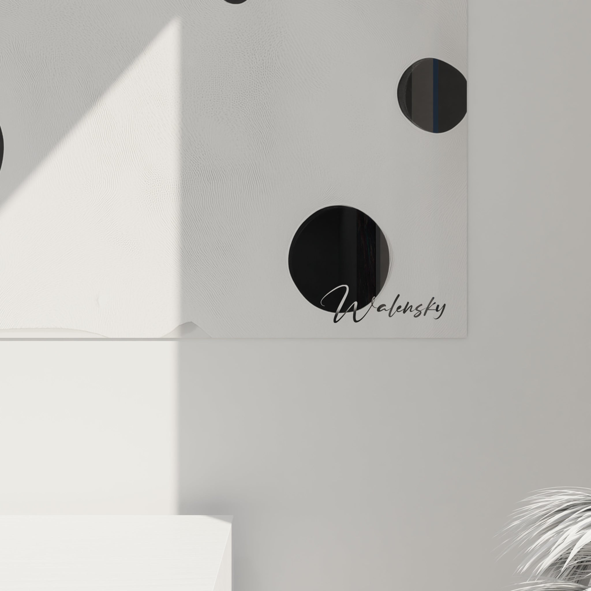 Tableau tacheté noir et blanc signé Walensky, ajoutant une touche moderne à votre décoration intérieure