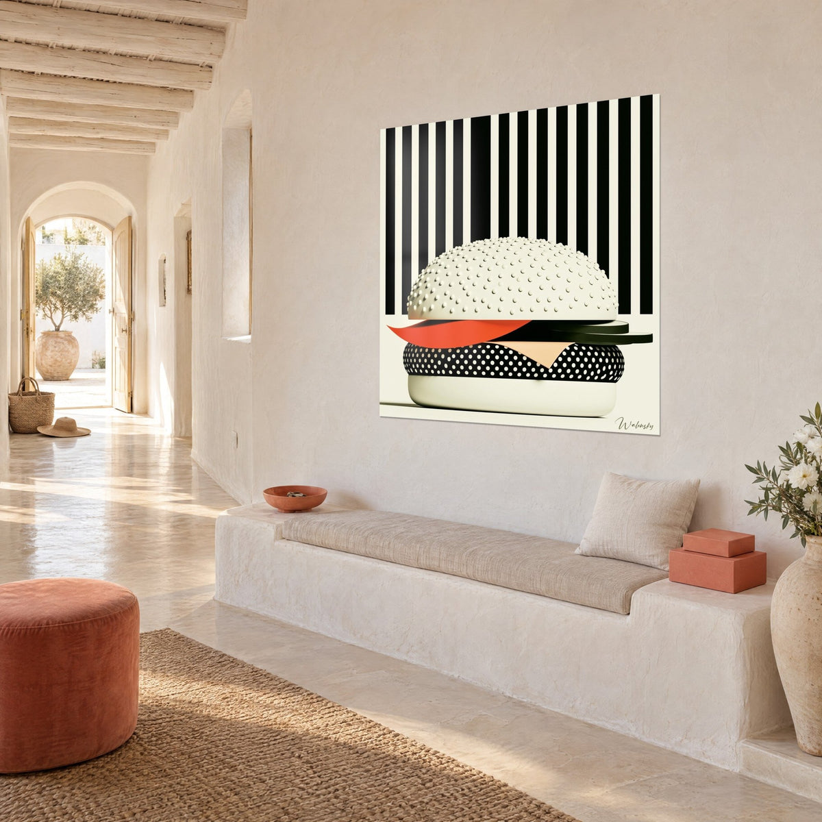 Tableau burger graphique à steak noir et lanière rouge orangé sur rayures verticales, banquette en pierre claire