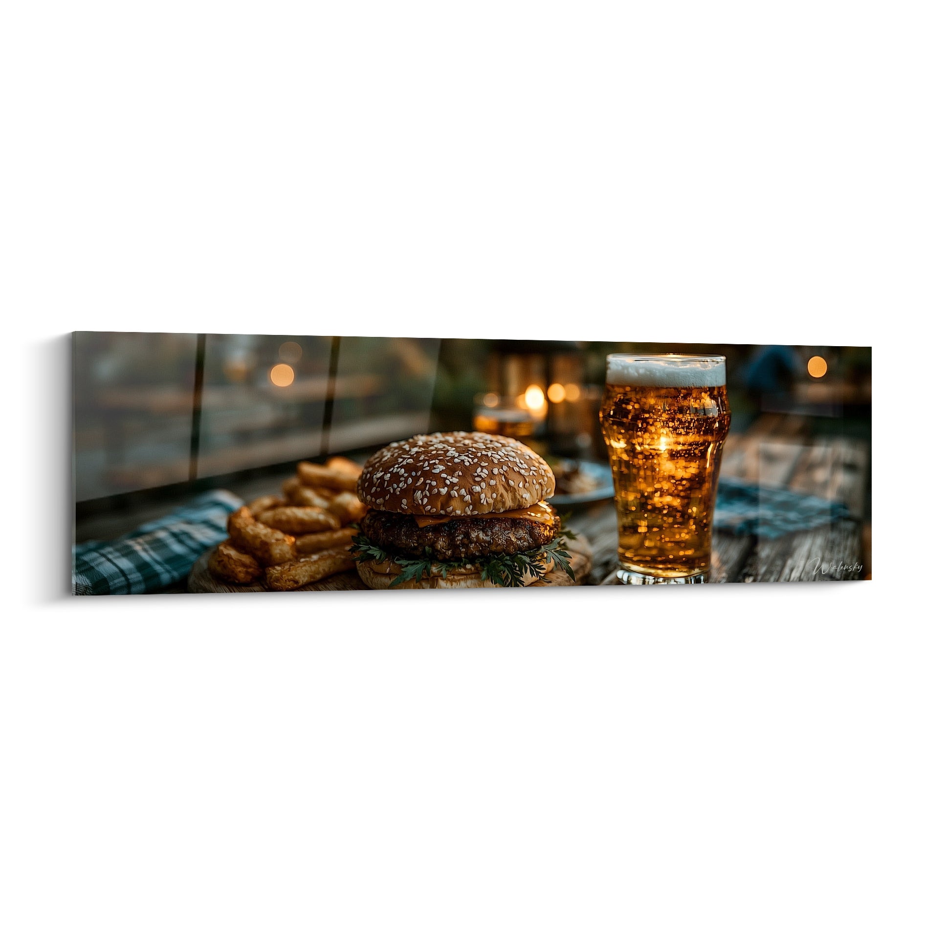 Burger doré au sésame et bière ambrée pétillante, lumières floutées en arrière-plan anthracite
