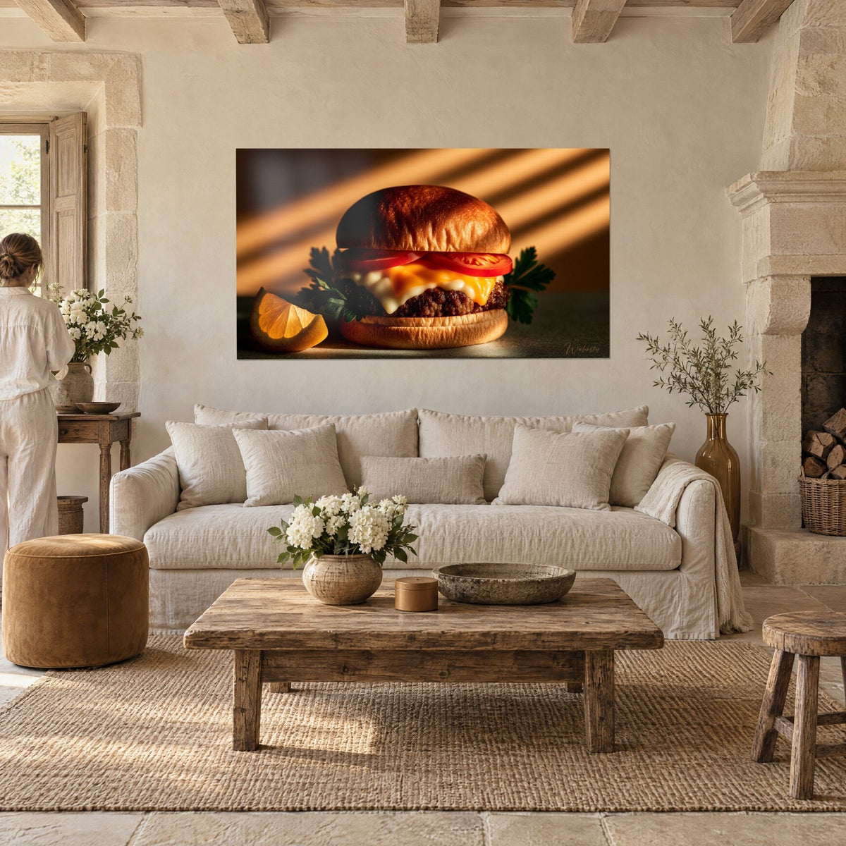 Tableau hamburger brioché doré, tomates rouges et cheddar fondu, rayons d'or et citron, au-dessus d'un canapé dans un salon lumineux