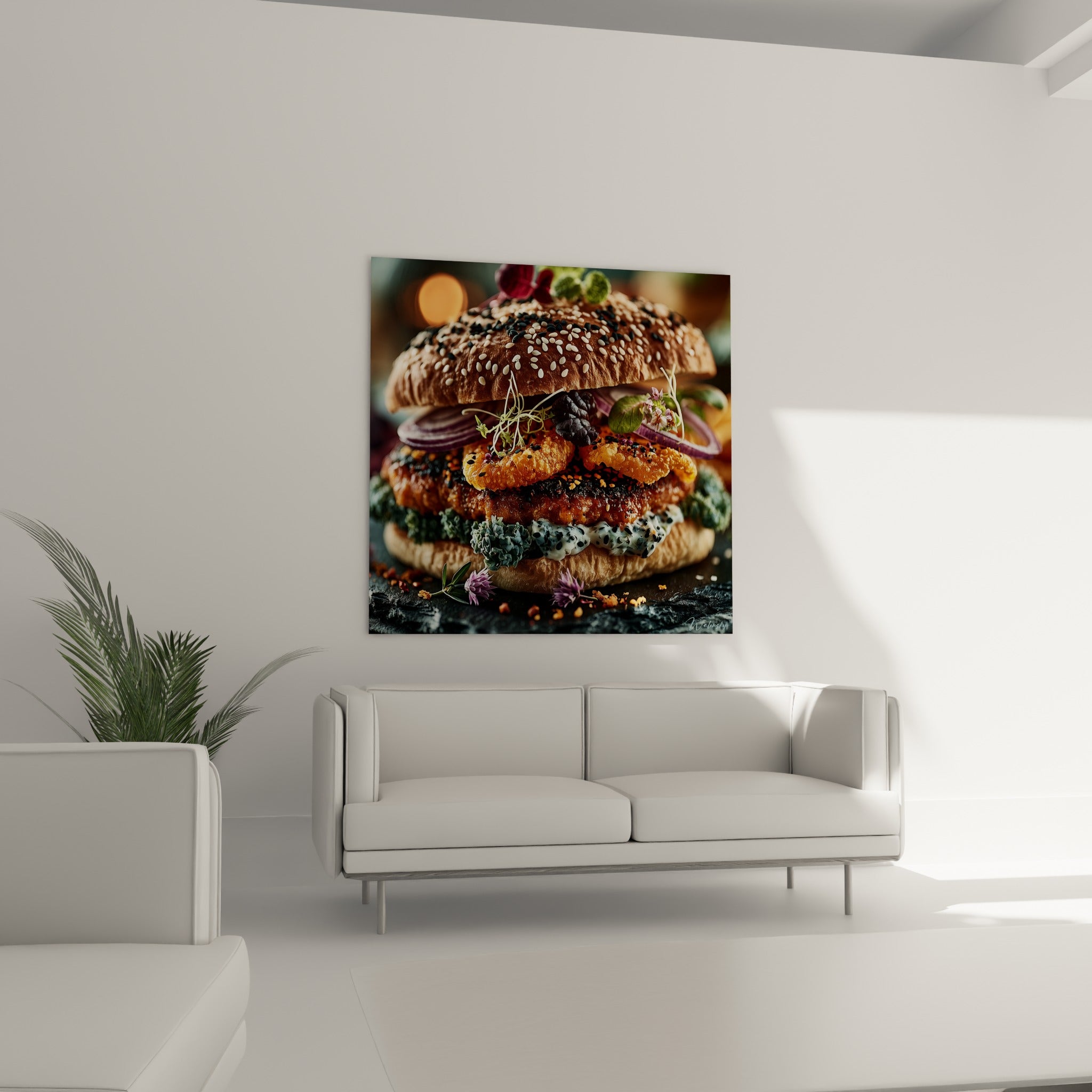 Composition gourmande de burger doré et oignons pourpres au-dessus d'un canapé dans un salon lumineux