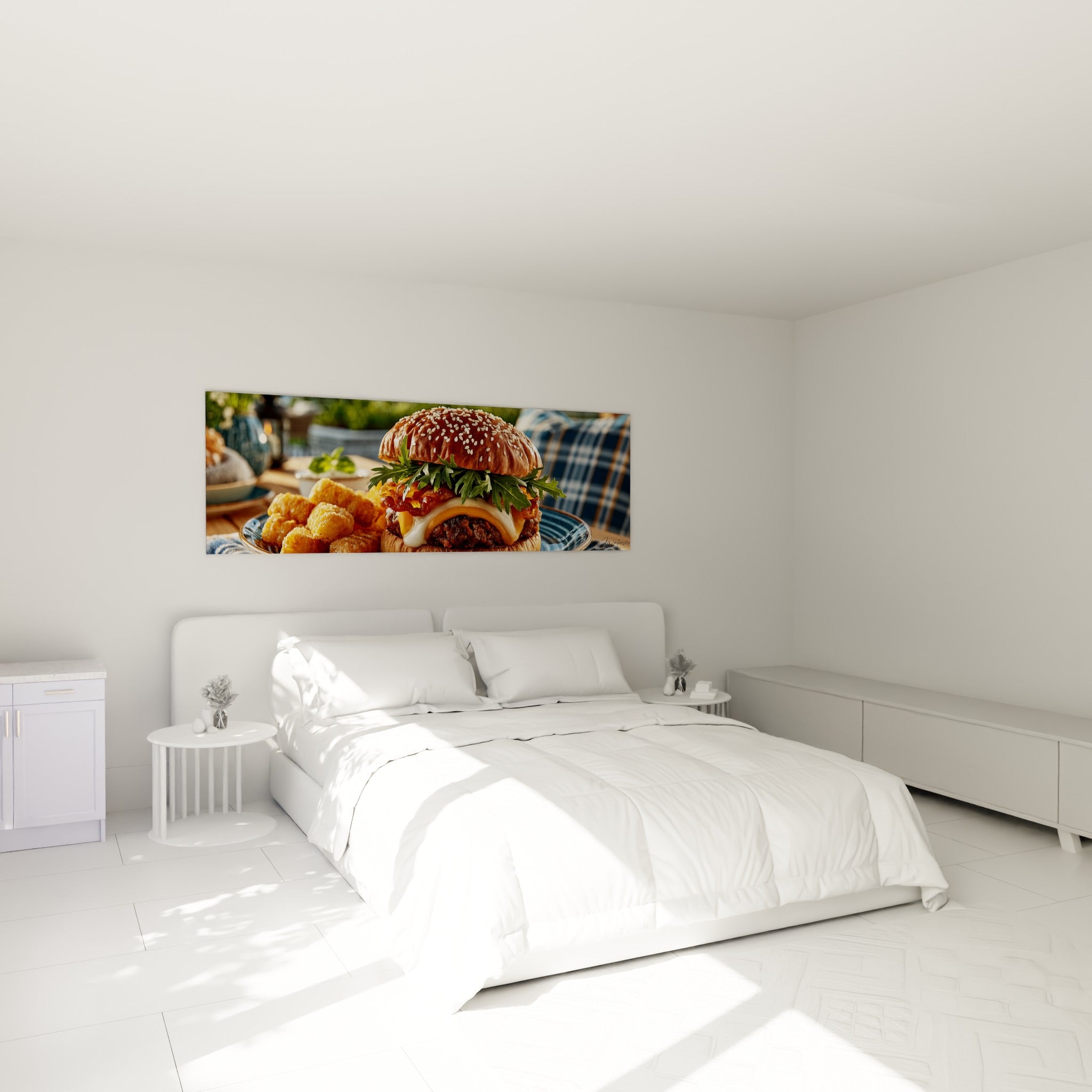Sandwich gourmand aux tons ambrés et vert accroché au-dessus d'un lit dans une chambre claire