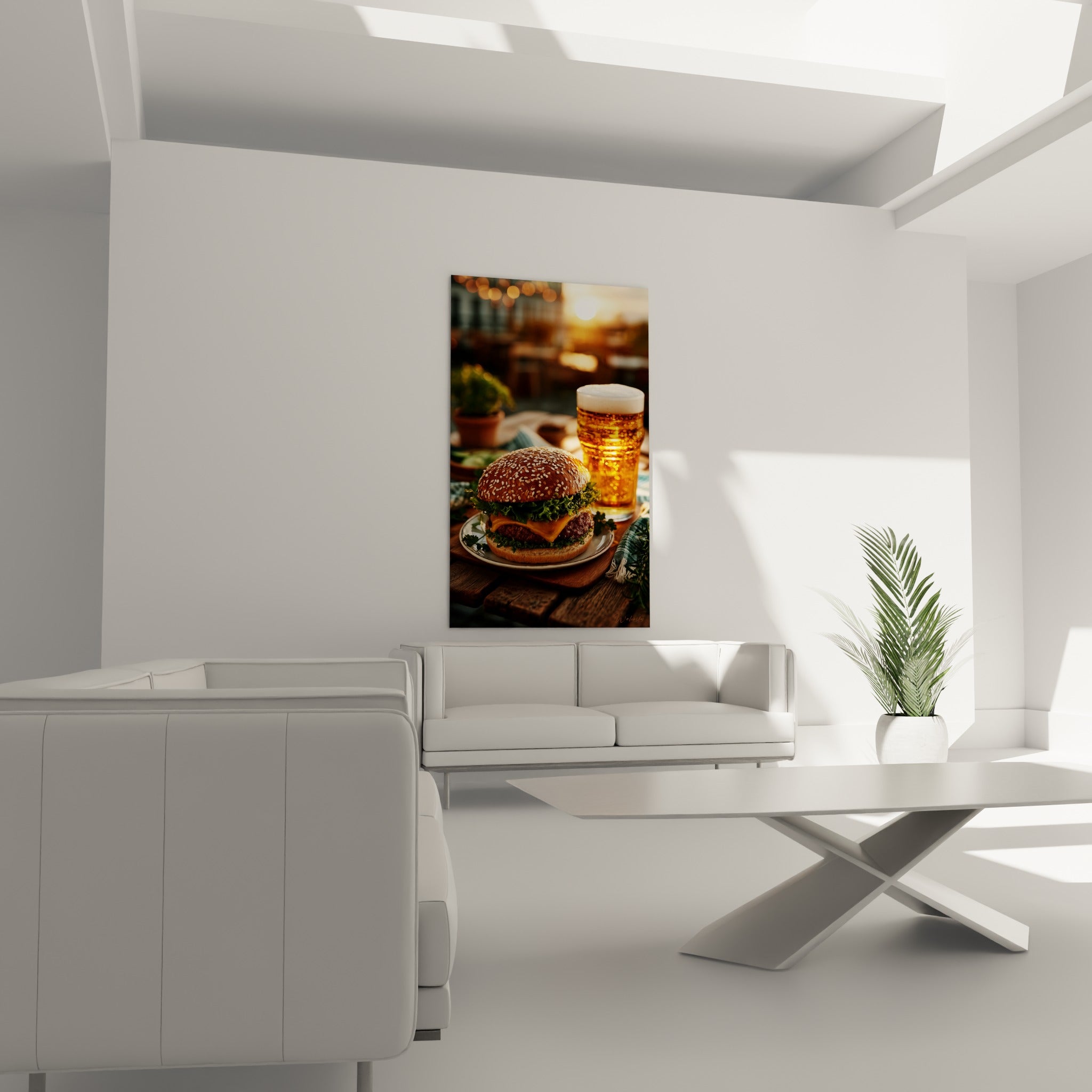 Steak juteux, pain brioché et bière mousseuse au-dessus d'un canapé dans un salon lumineux