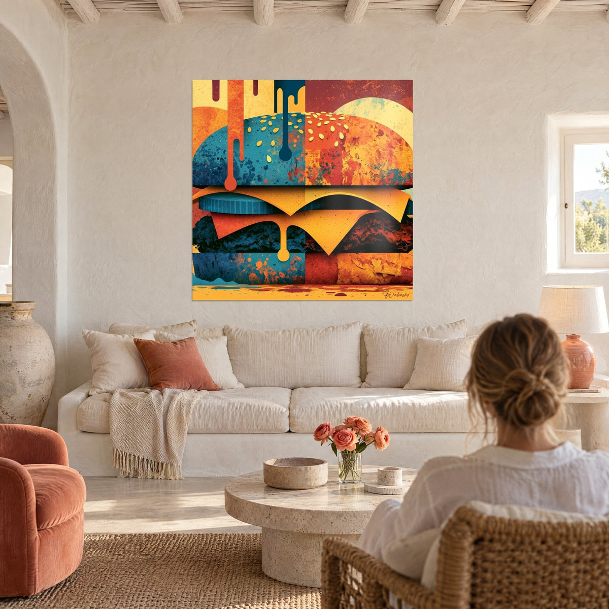 Πίνακας pop-art μπέργκερ σε τυρκουάζ μπλε και πορτοκαλί, ψωμάκι με χρυσά σπόρια, πάνω από καναπέ σε φωτεινό σαλόνι