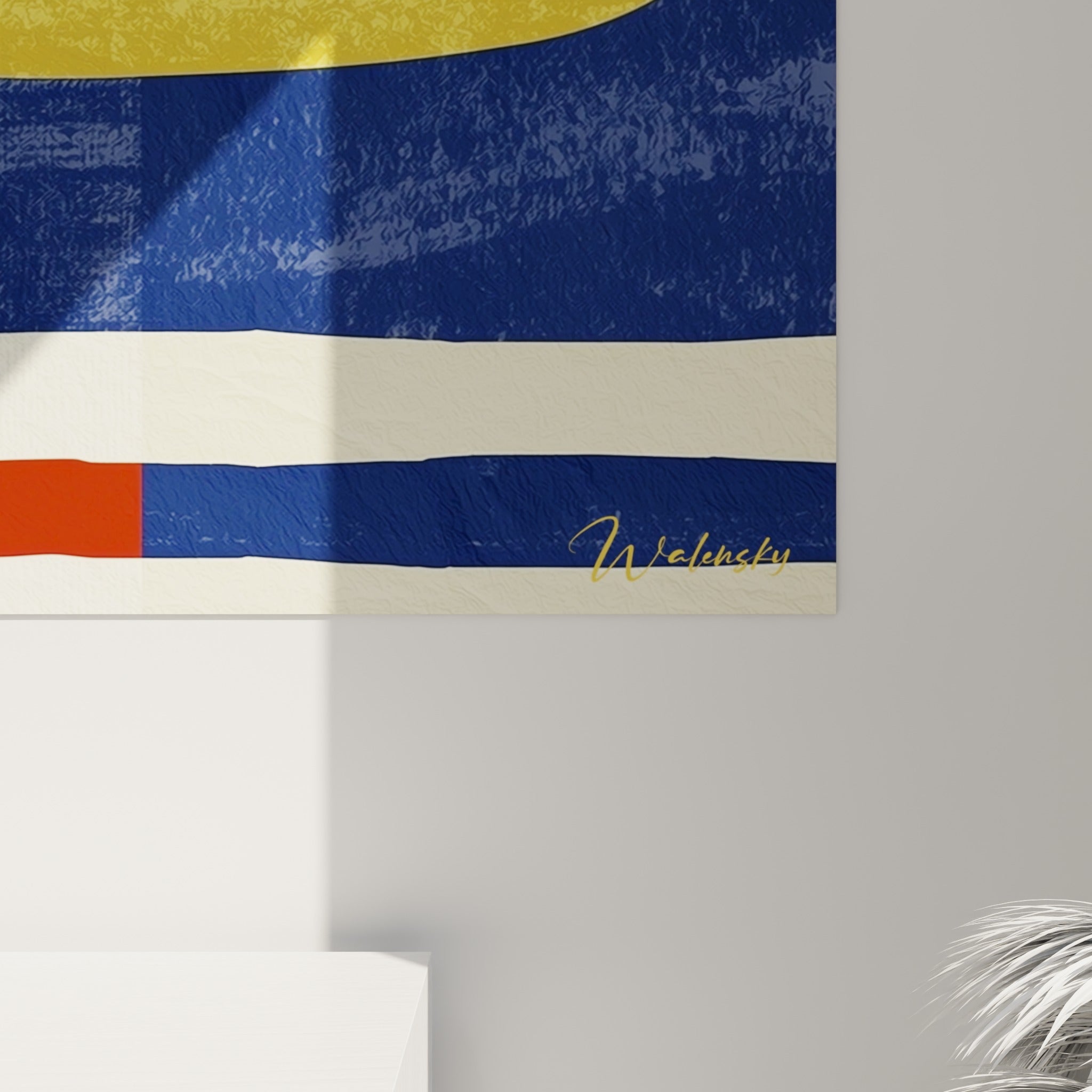 Empâtements texturés jaune et bleu marine révélant le grain de la toile sur ce tableau burger