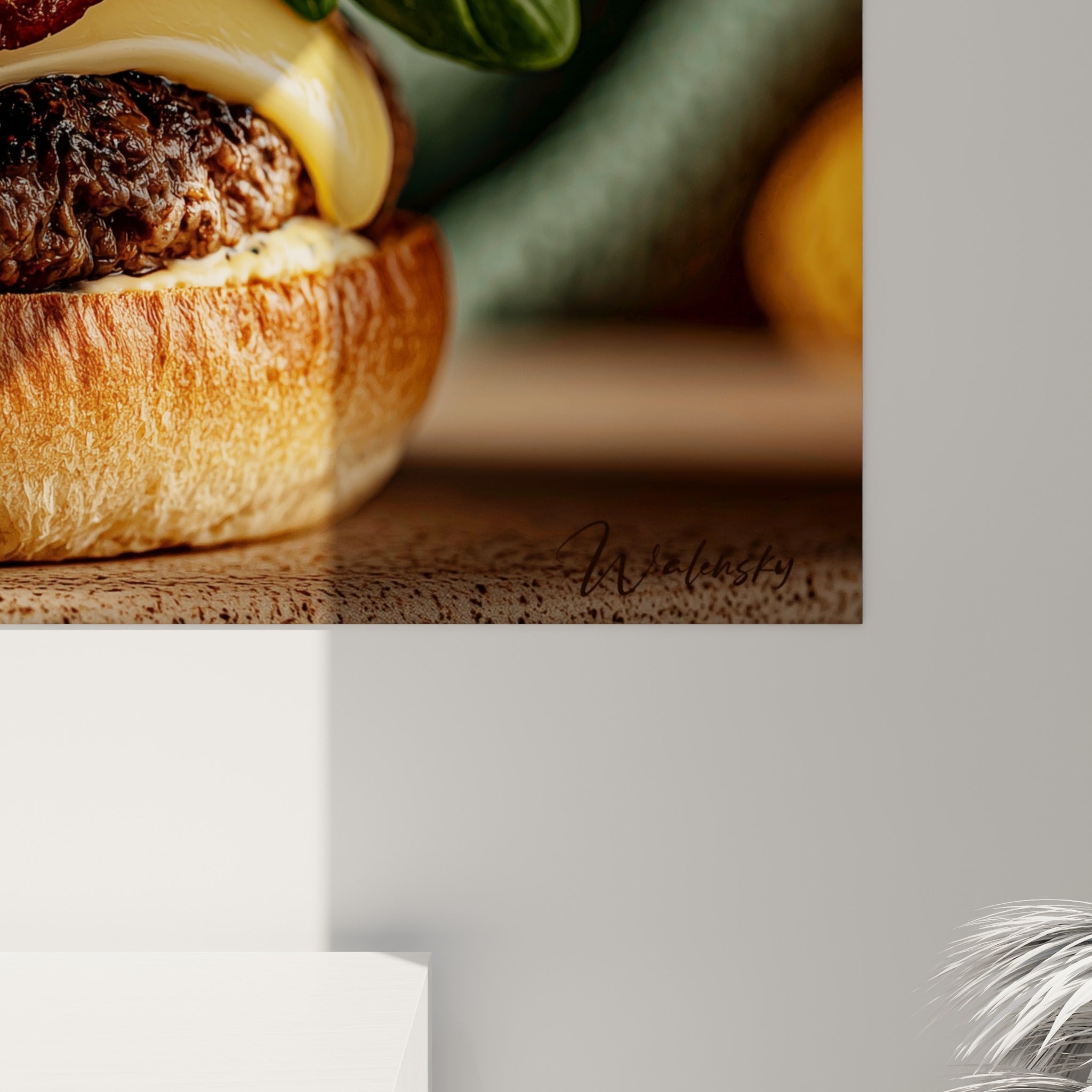 Grain du pain sésame et coulures dorées du fromage visibles de près, textures brunes et crémeuses détaillées