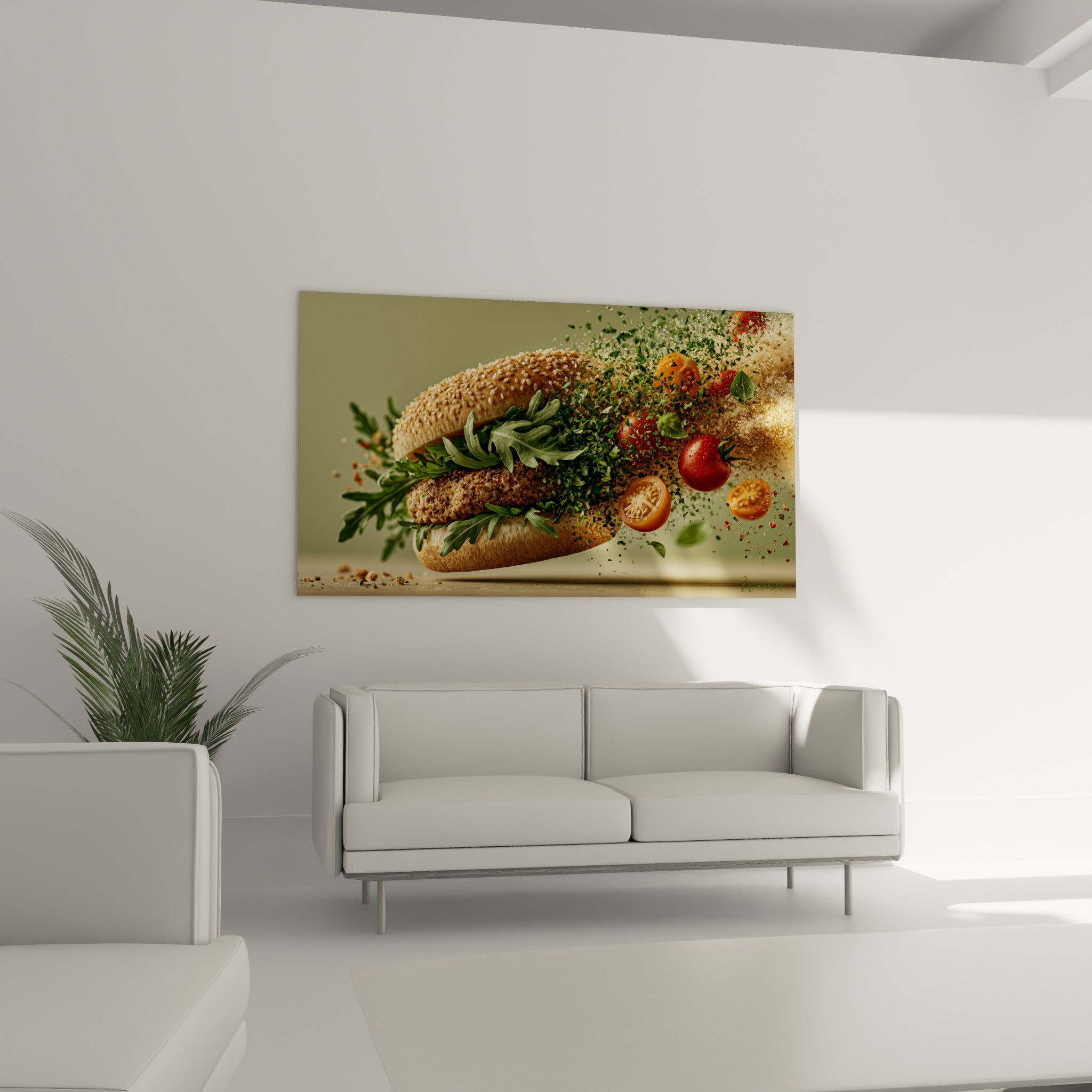 Composition culinaire beige doré et vert éclatant au-dessus d'un canapé dans un salon lumineux