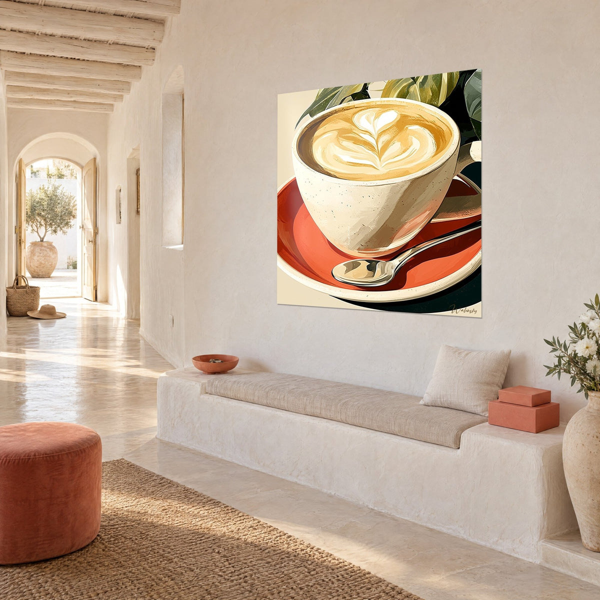 Tableau tasse de café écru sur soucoupe rouge corail, cuillère argentée, vue de trois-quarts, banquette blanche et tapis beige