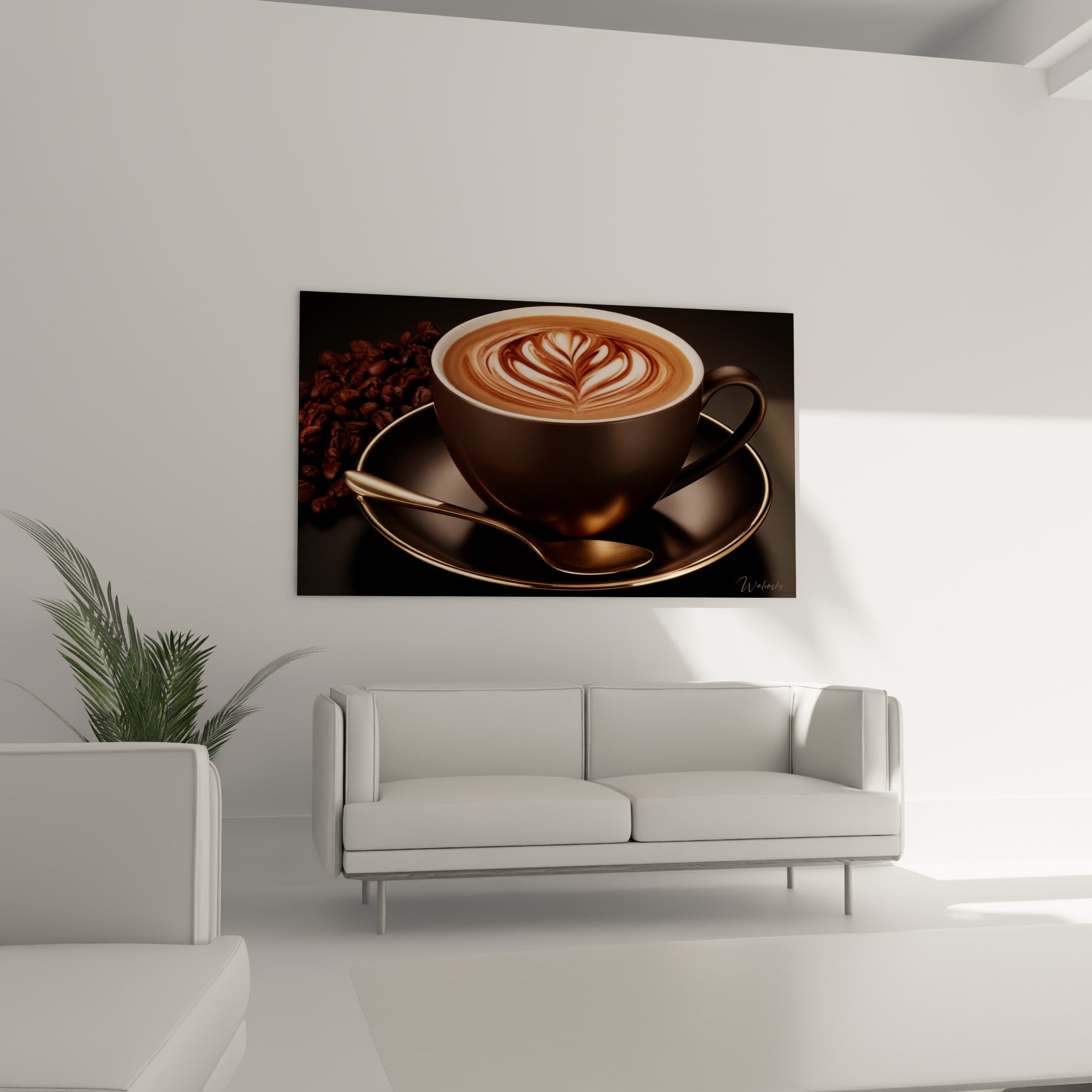 Cappuccino doré et brun avec cuillère métallique au-dessus d'un canapé dans un salon lumineux