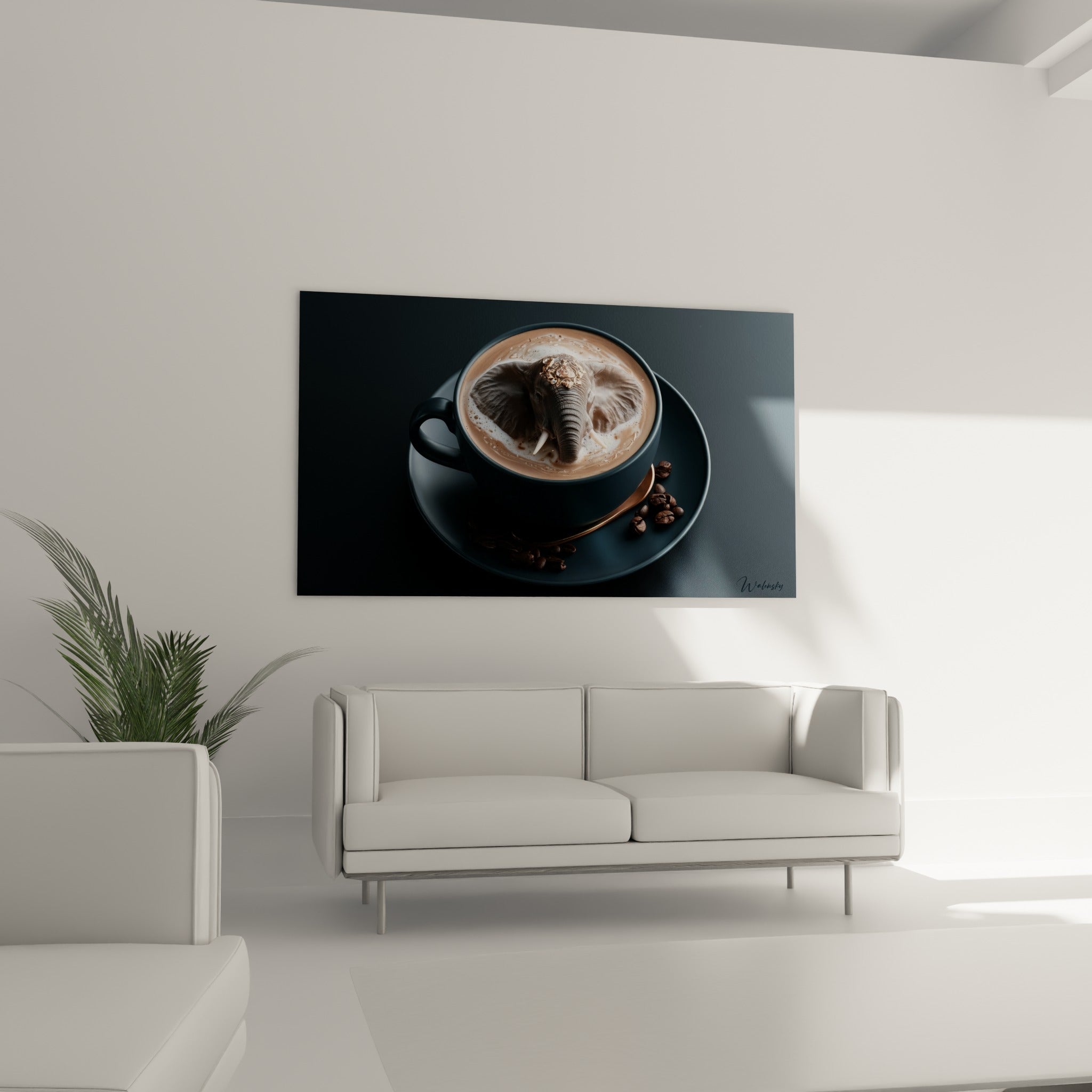 Tête d'éléphant dorée dans une tasse anthracite, suspendue au-dessus d'un canapé dans un salon lumineux