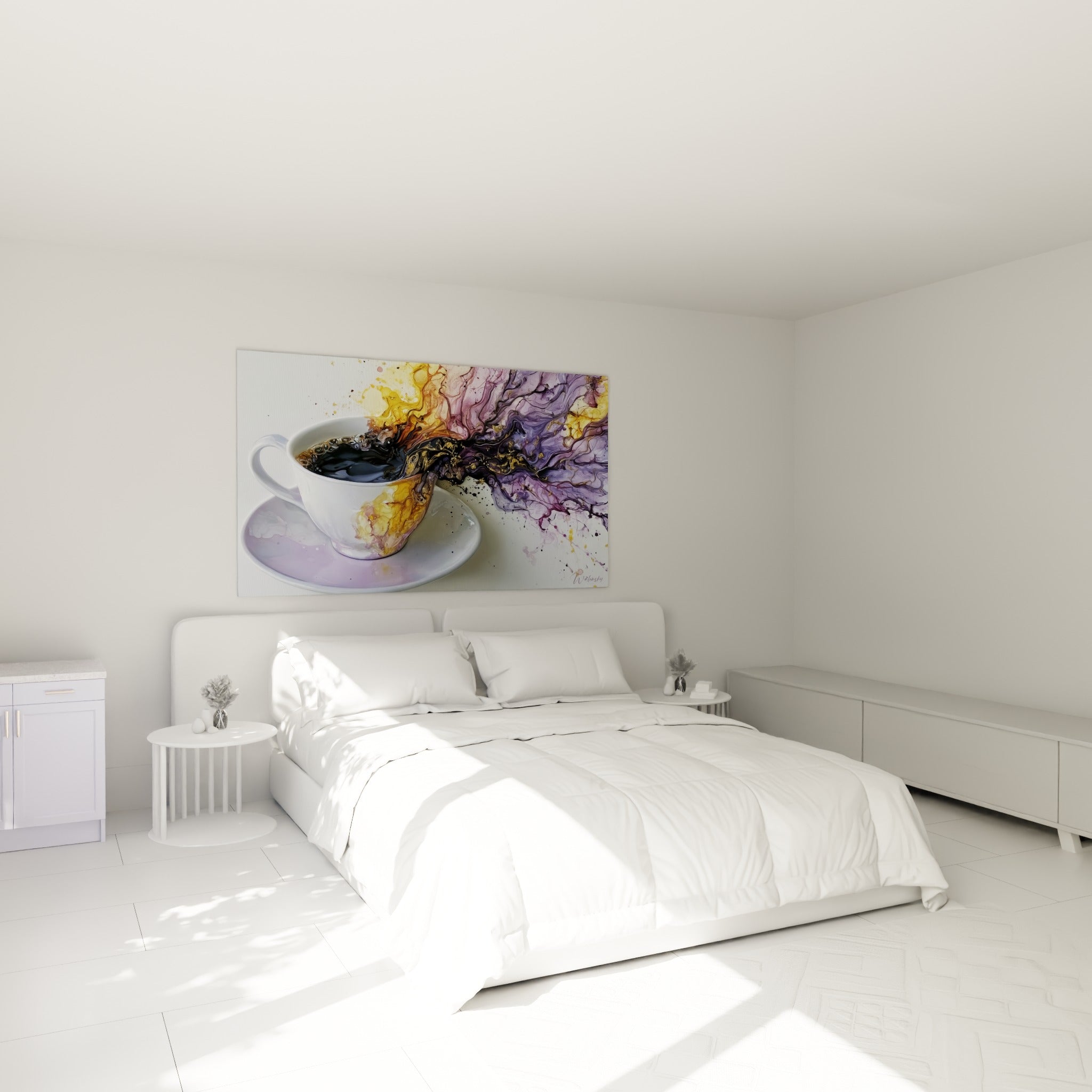 Volutes violettes et dorées jaillissant d'une tasse de café, au-dessus d'un lit dans une chambre claire