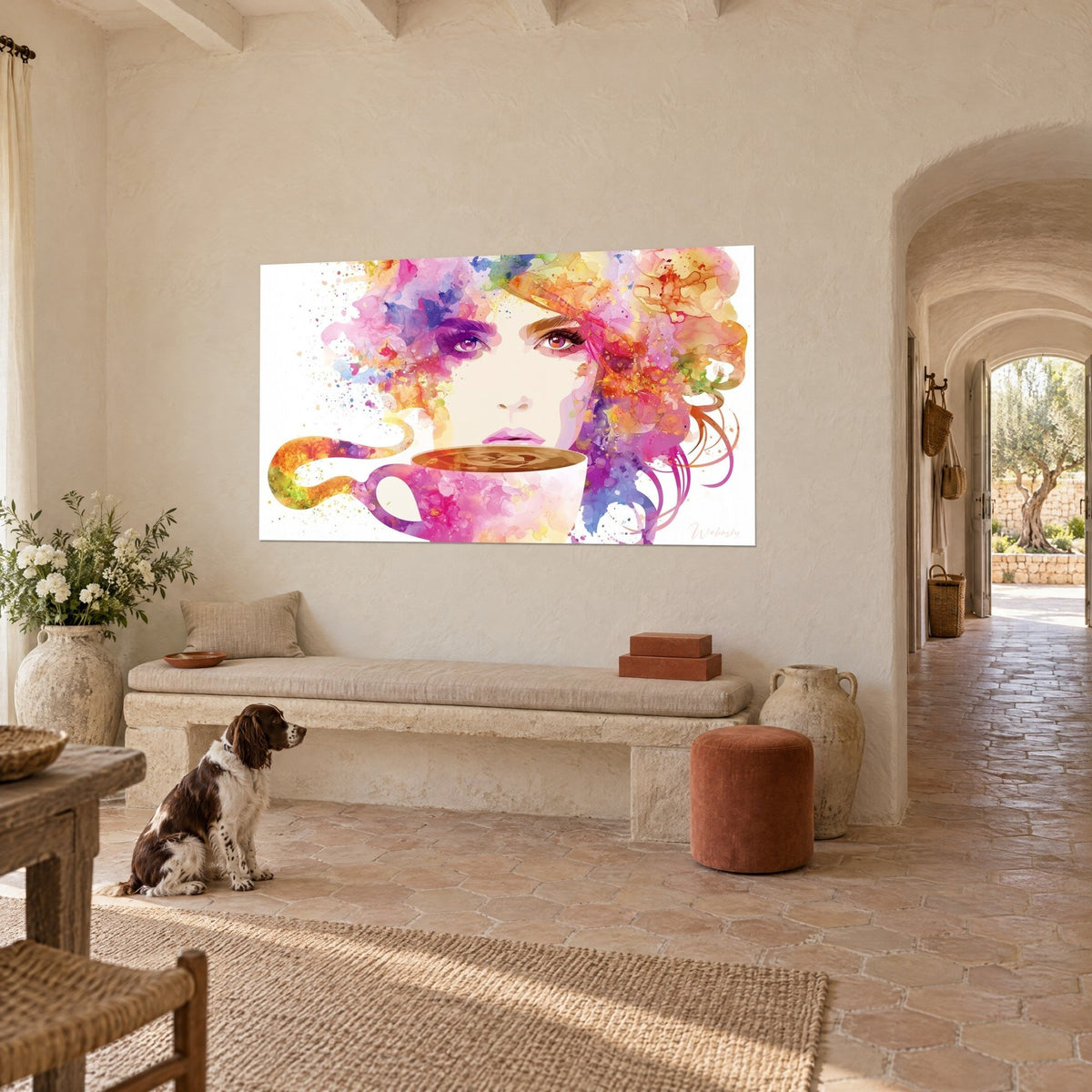 Tableau portrait féminin éclaboussé de rose et d'orange, tasse de café fumante, face à un spaniel dans un mas provençal