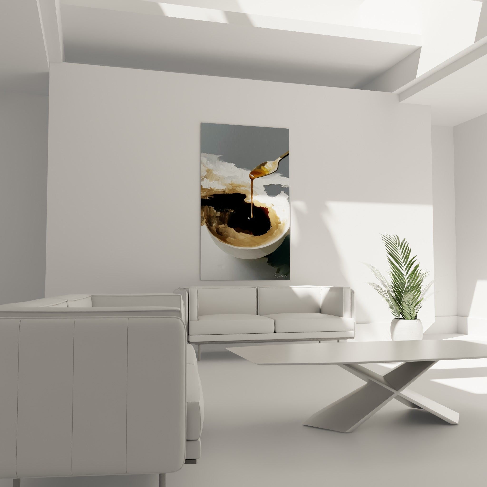 Goutte de crème miel tombant dans un café noir profond sur fond blanc et gris, au-dessus d'un canapé dans un salon lumineux
