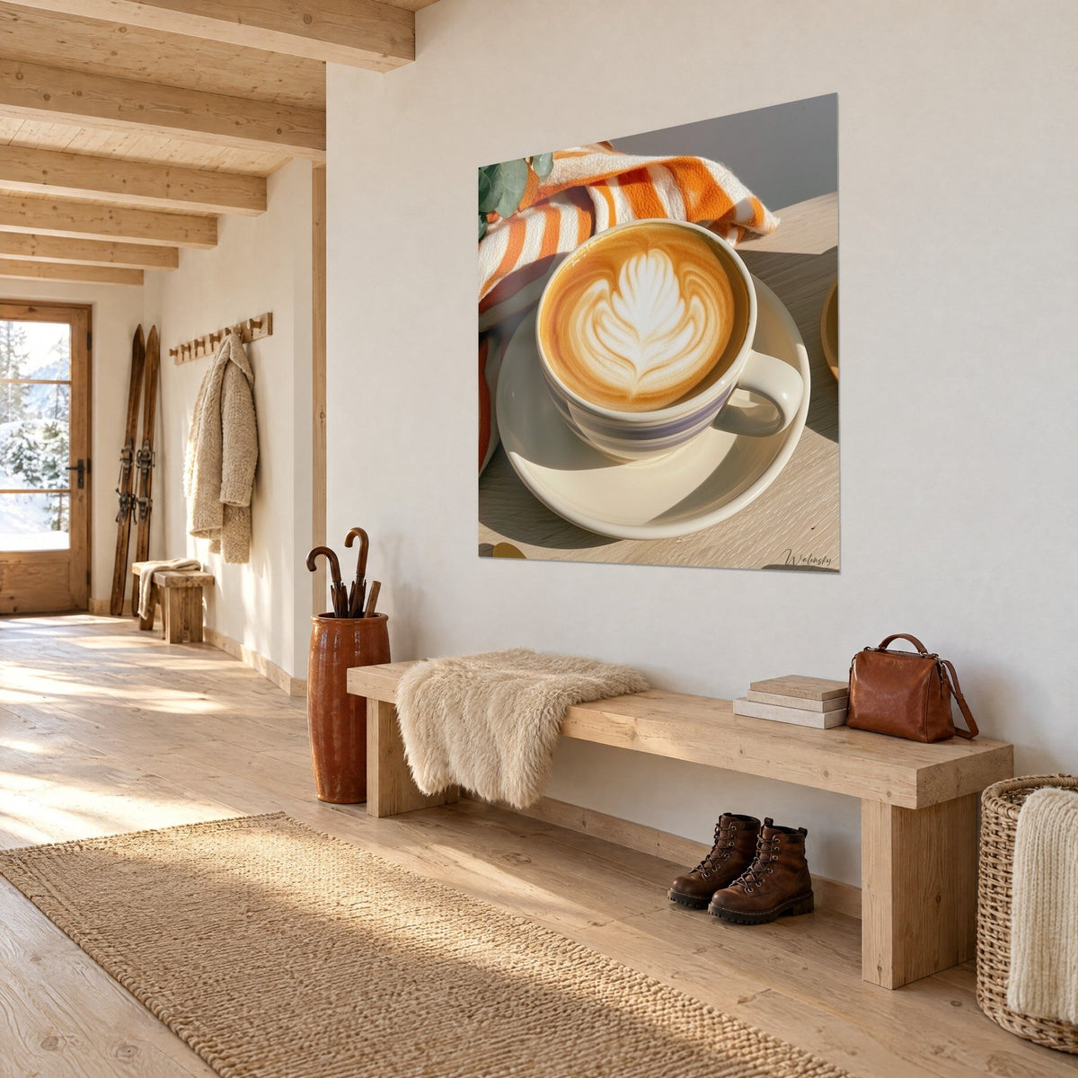 Tableau tasse de café crème rayée de violet sur soucoupe ivoire, serviette orange, dans une entrée de chalet en bois clair