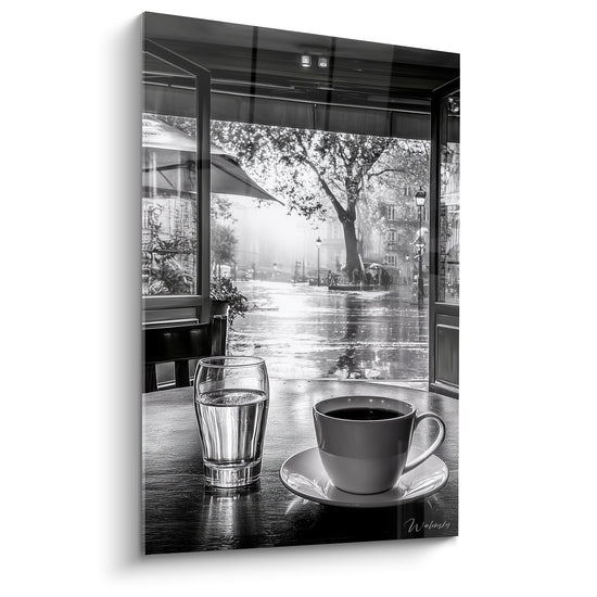 Tableau Tasse noire et blanche près d'un verre d'eau - Vue sur avenue arborée - Edition Café