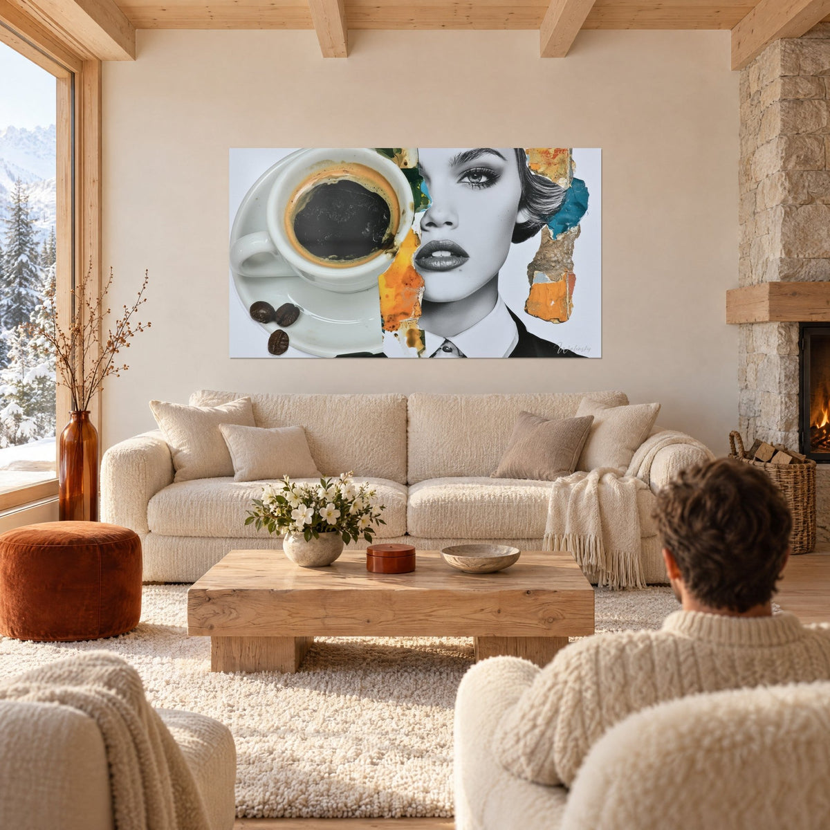 Quadro tazzina di espresso bianca accanto a un volto in bianco e nero, guizzi ocra e turchesi, sopra un divano in un soggiorno luminoso