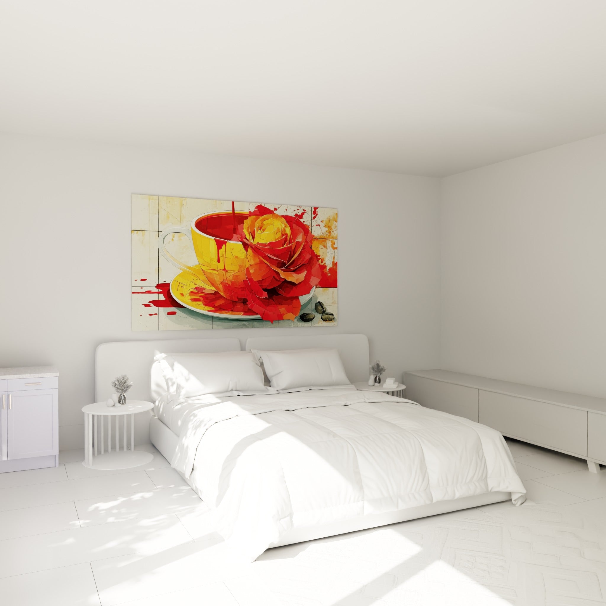 Rose rouge et tasse dorée illuminent le mur, au-dessus d'un lit dans une chambre claire