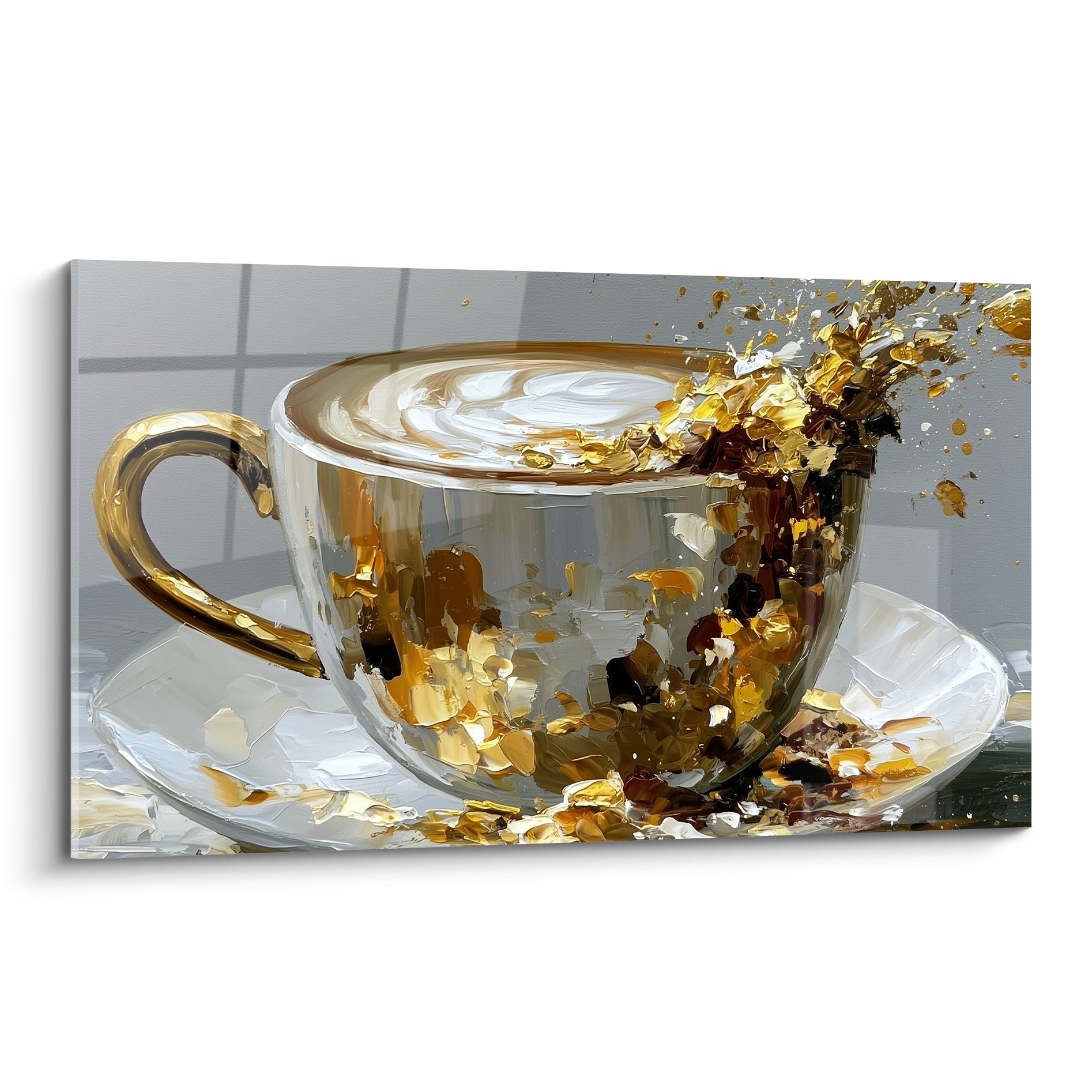 Tasse de café dorée et blanche, éclats brun-or en explosion sur fond gris anthracite
