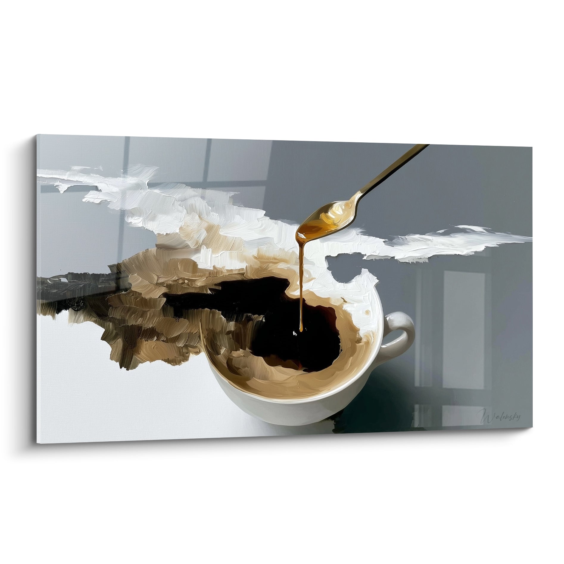 Tasse blanche et filet de miel doré sur fond gris anthracite en tableau café