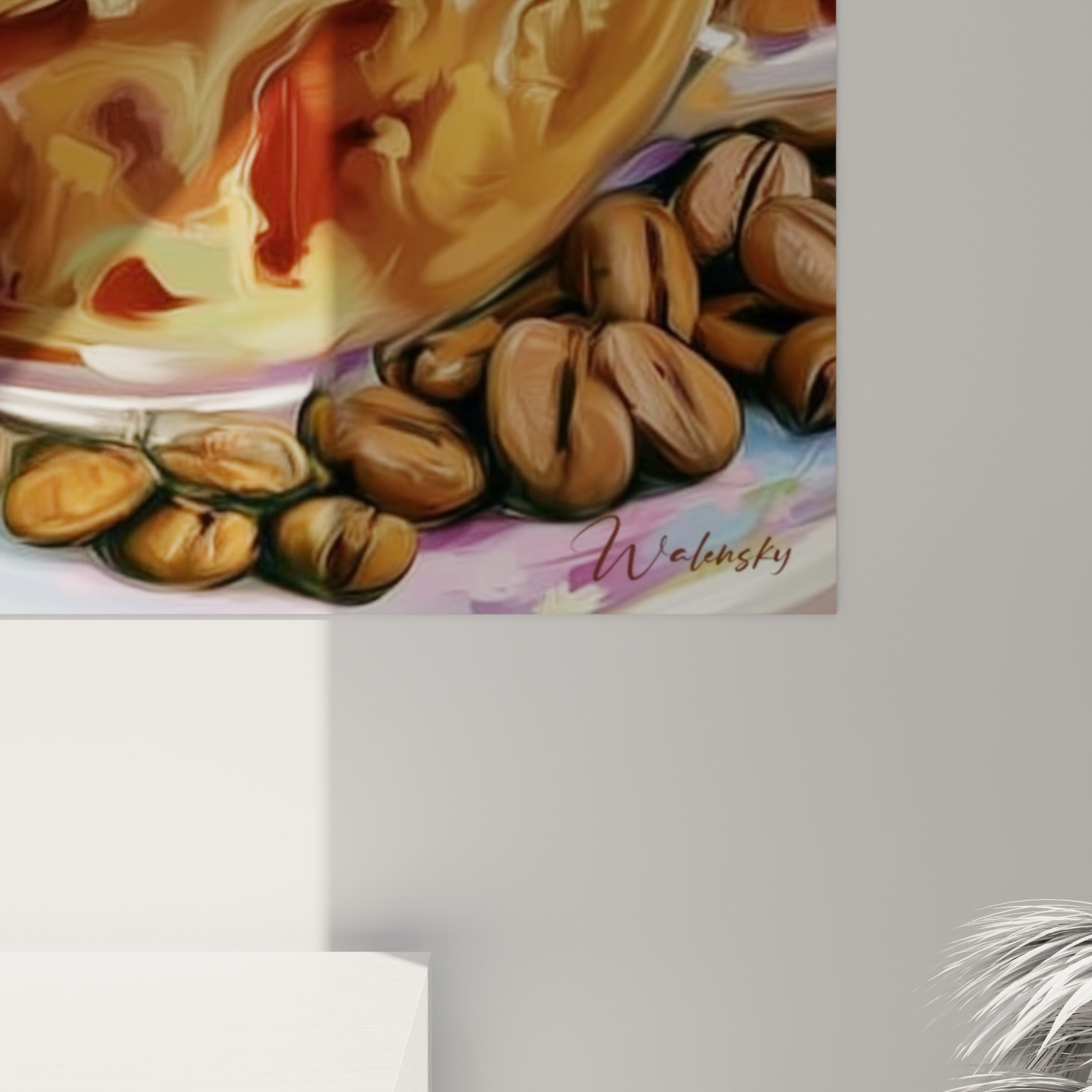 Empâtements crémeux et coulures ambrées se mêlent en gros plan, matière épaisse aux reflets caramel et blanc crème