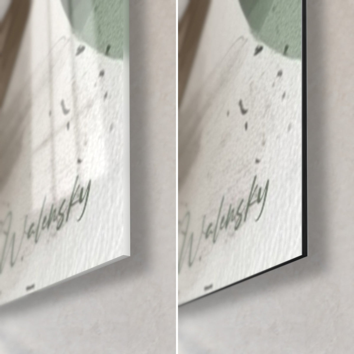Tableau café et tourbillon vert sauge, coin bas droit : verre acrylique brillant à gauche, alu Dibond noir mat à droite