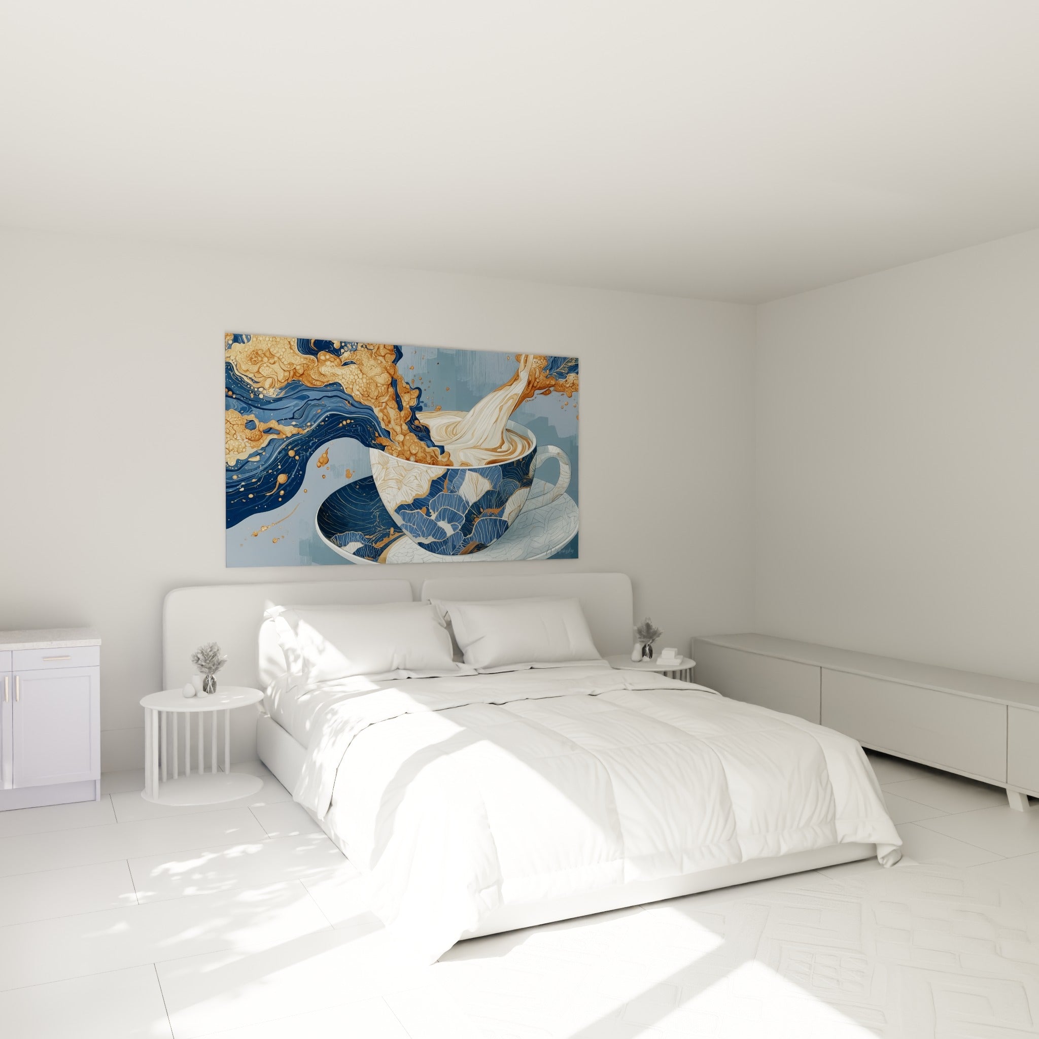 Tourbillon doré et bleu marine d'une tasse de café au-dessus d'un lit dans une chambre claire