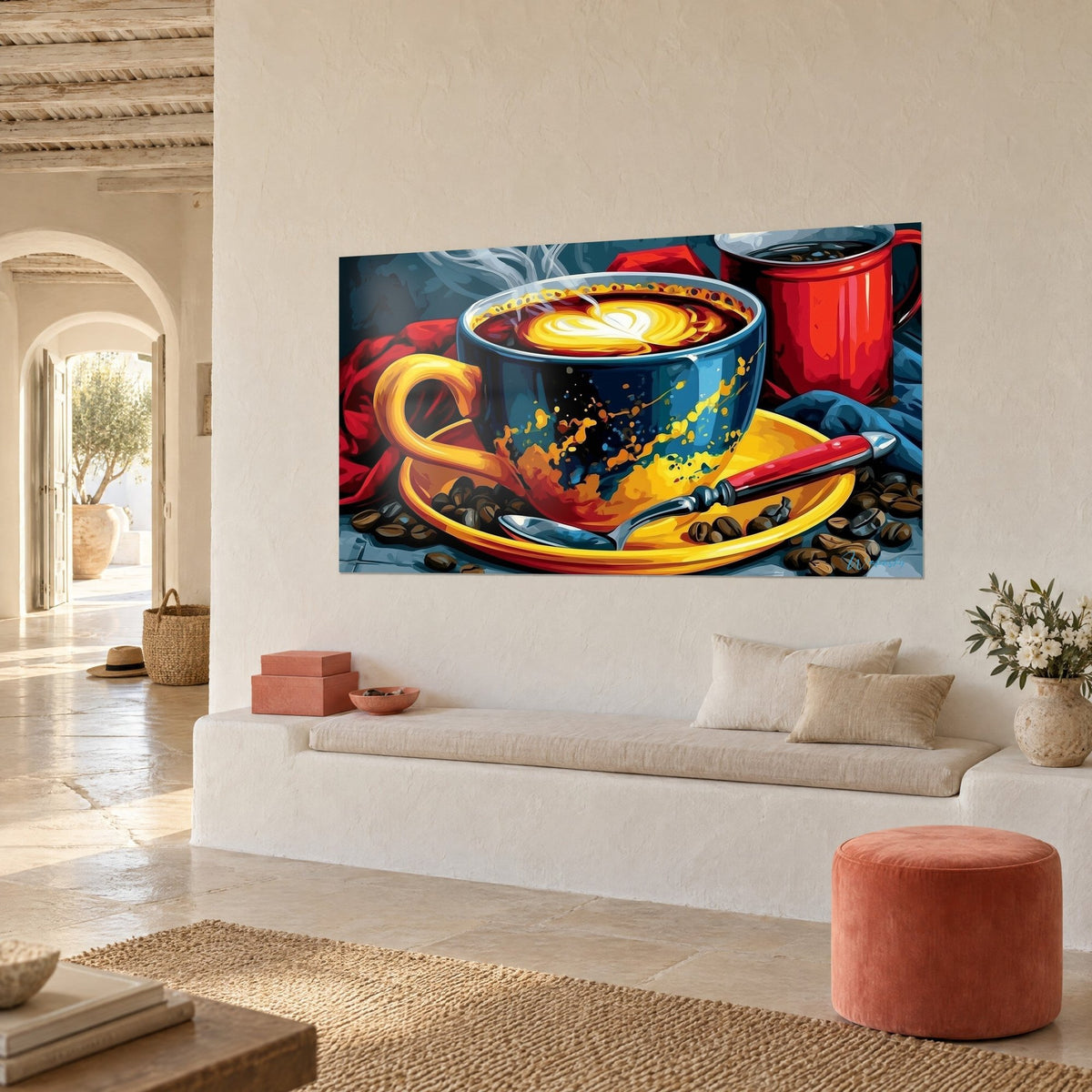 Quadro tazza rossa lucida e chicchi di caffè su piattino dorato, visto di tre quarti, muro bianco intonacato, panca chiara