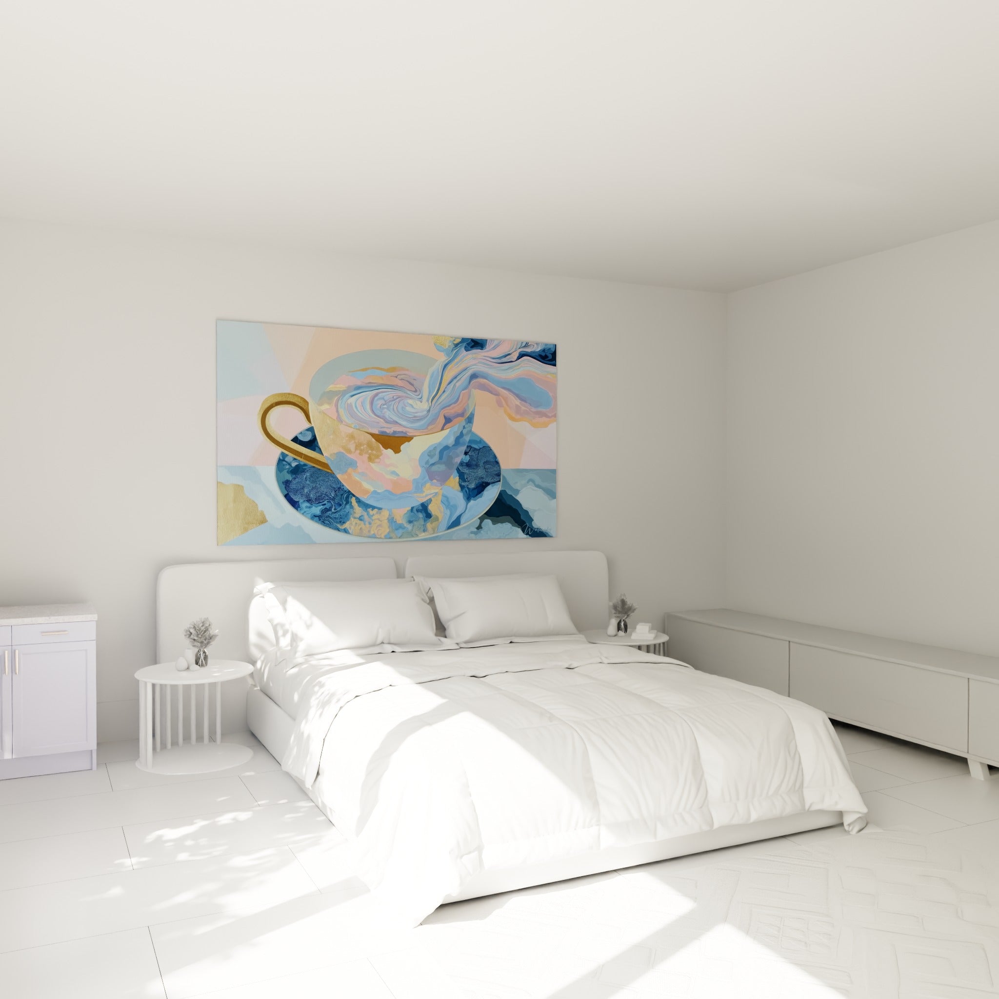 Volutes bleu pastel et doré d'une tasse de café fumante au-dessus d'un lit dans une chambre claire