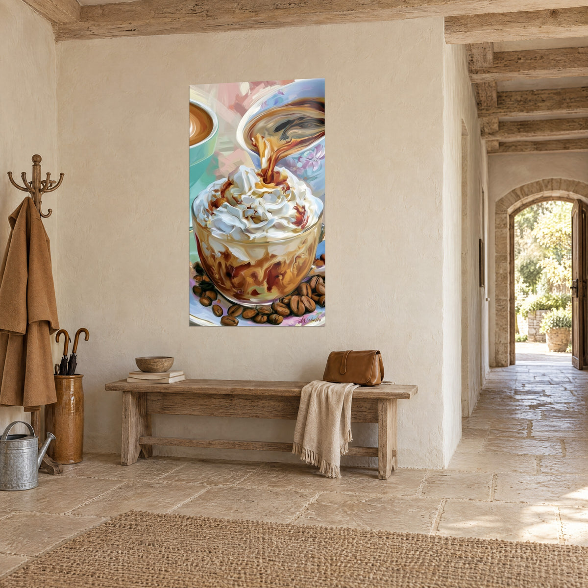 Tableau café glacé coiffé de crème fouettée ivoire, tourbillons bruns et roses pastel, banc en bois et allée voûtée