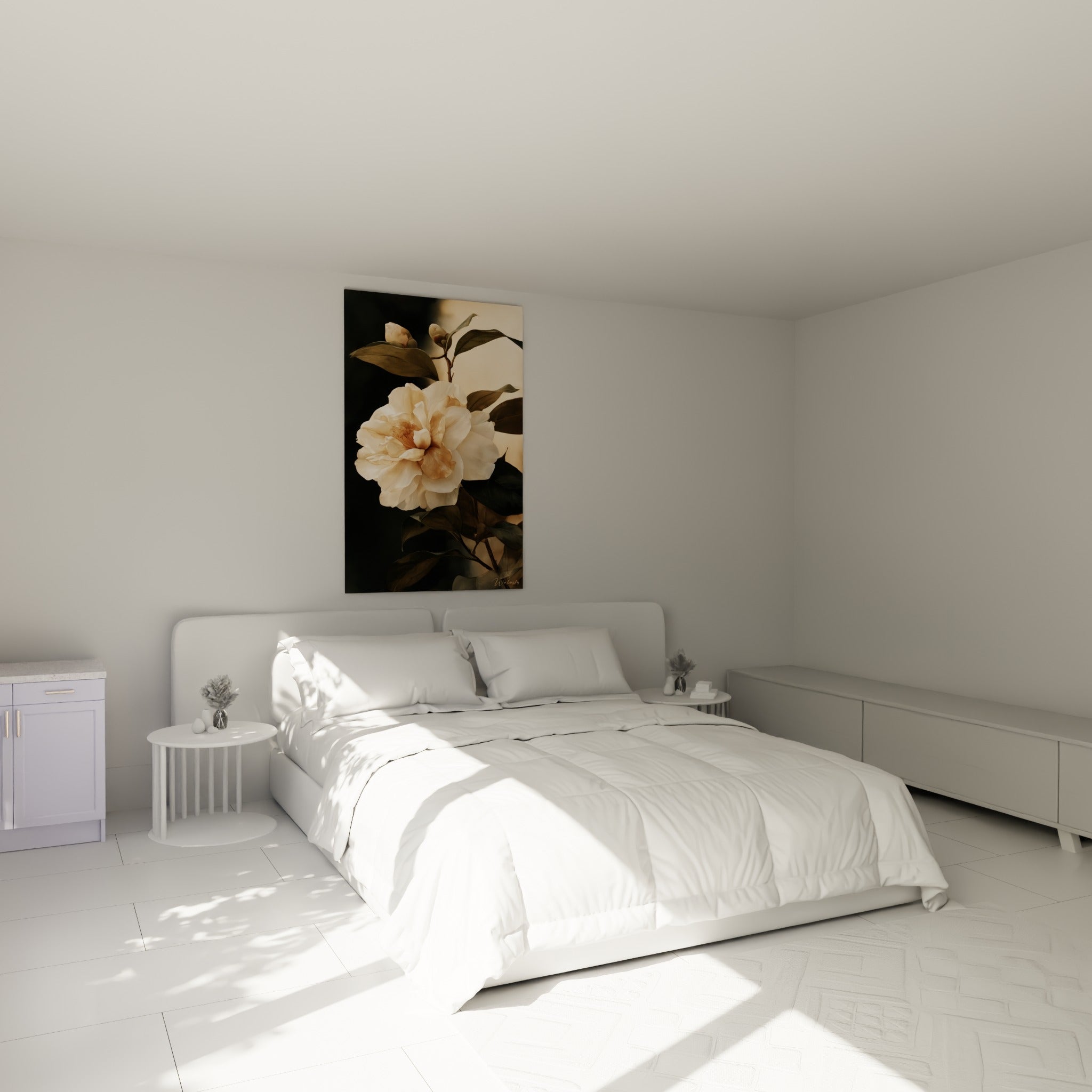 Fleur de camélia beige et vert sauge accrochée au-dessus d'un lit dans une chambre claire.
