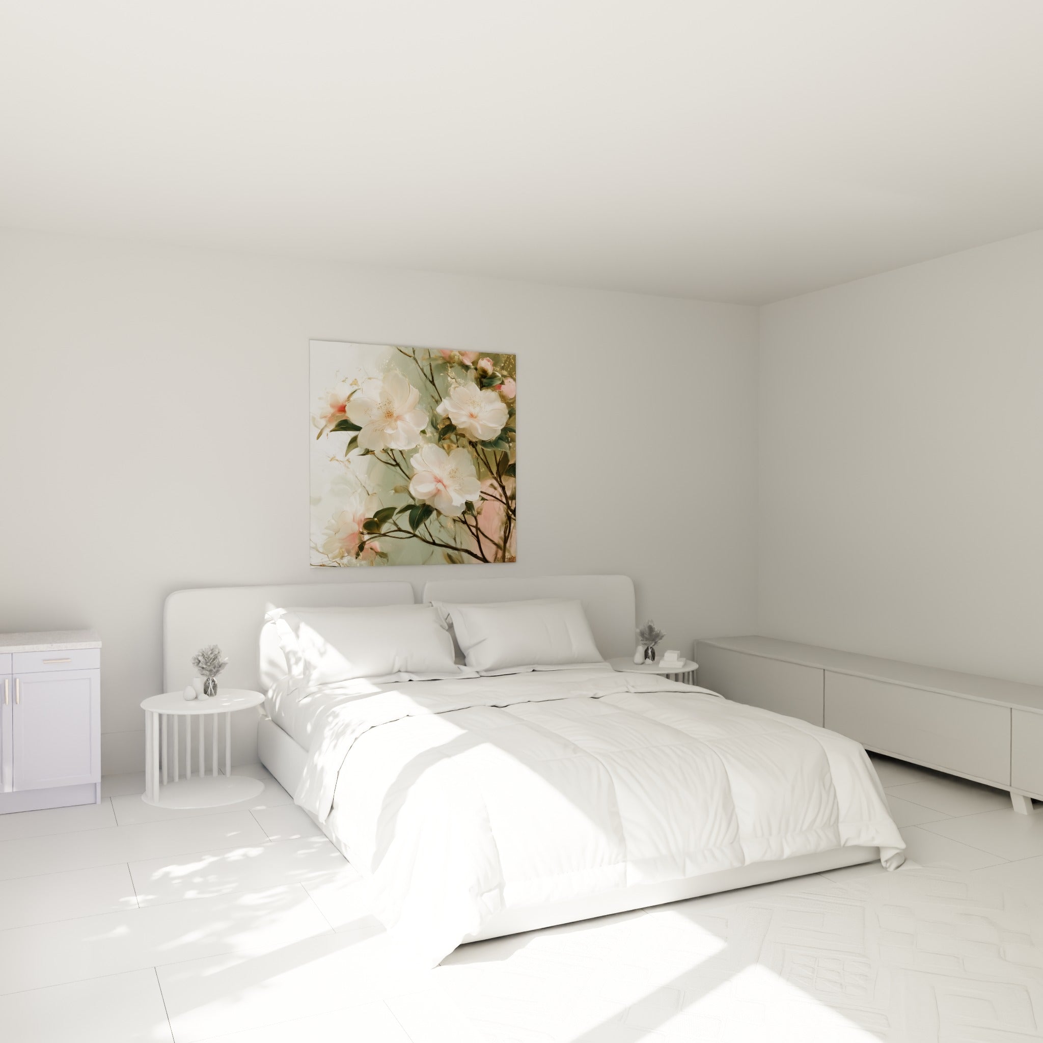 Fleurs de camélia blanches et dorées épanouies au-dessus d'un lit dans une chambre claire