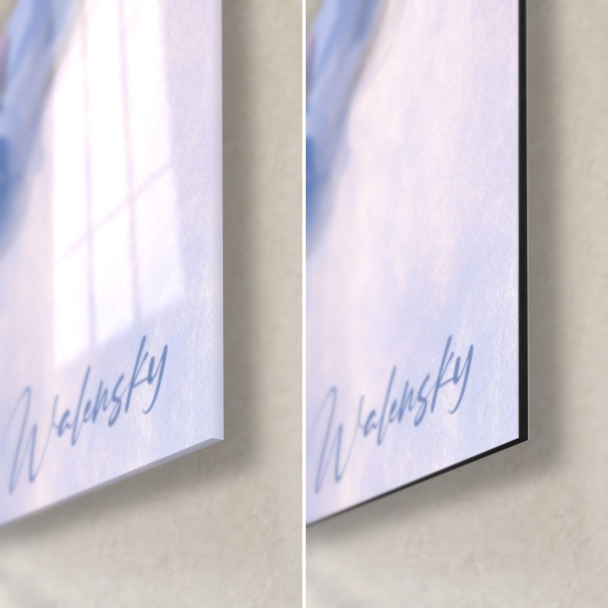 Wall art Mauve camellia with gold edging, bottom right corner: glossy acrylic glass on the left, matt black Dibond on the right, 3 mm edge