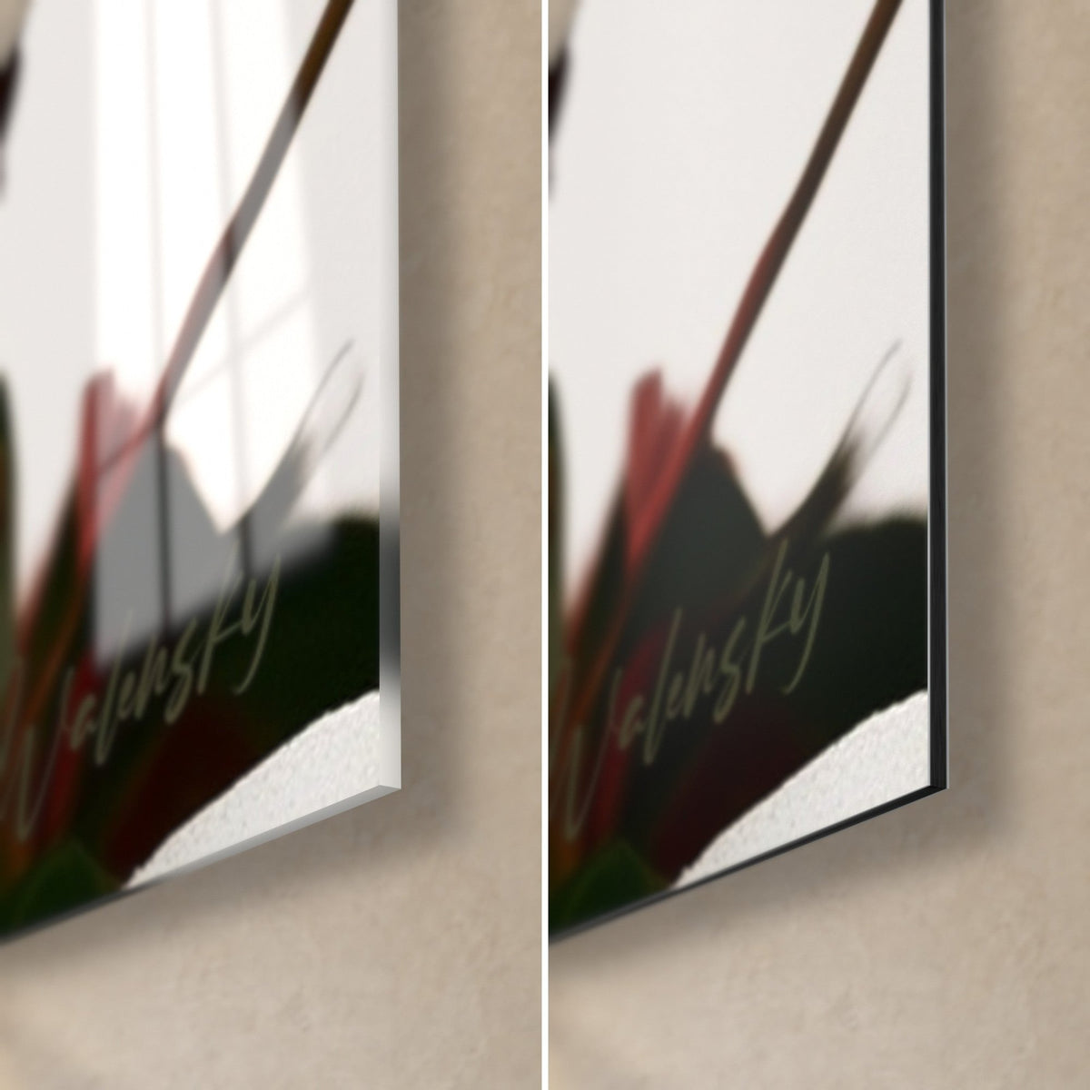 Tableau fleurs de camélia pourpres, coin bas droit : verre acrylique brillant à gauche, alu Dibond mat à droite, tranche de 3 mm
