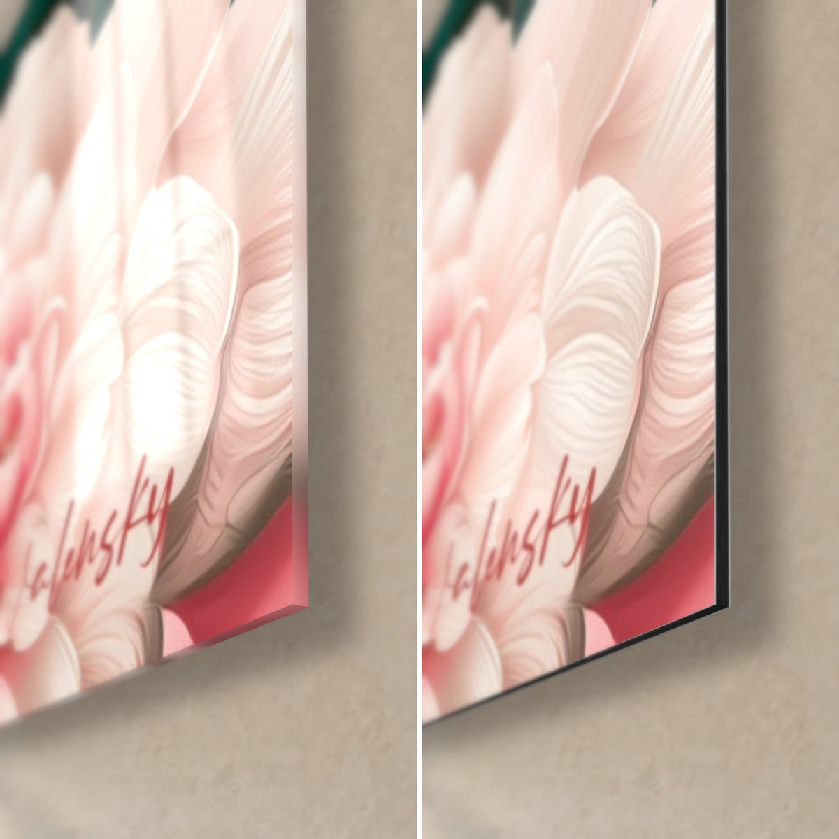 Tableau fleur rose pâle aux pétales ivoire, signature rouge, coin bas droit brillant à gauche et mat à droite, tranche noire fine