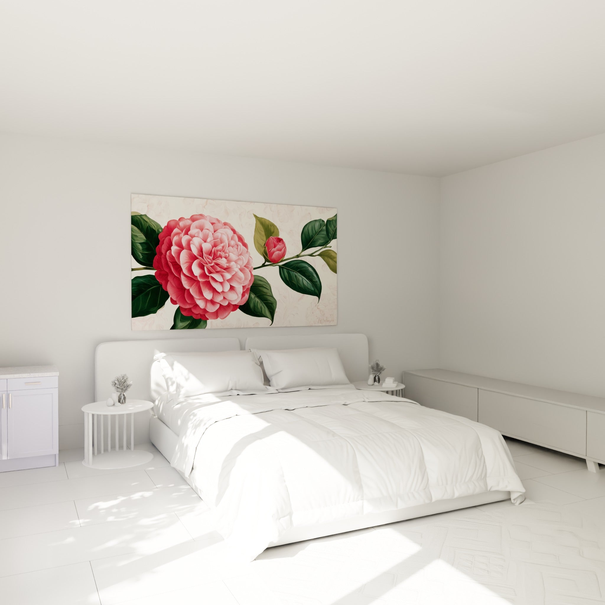 Fleur de camélia rose et feuilles vert bouteille peintes au-dessus d'un lit dans une chambre claire