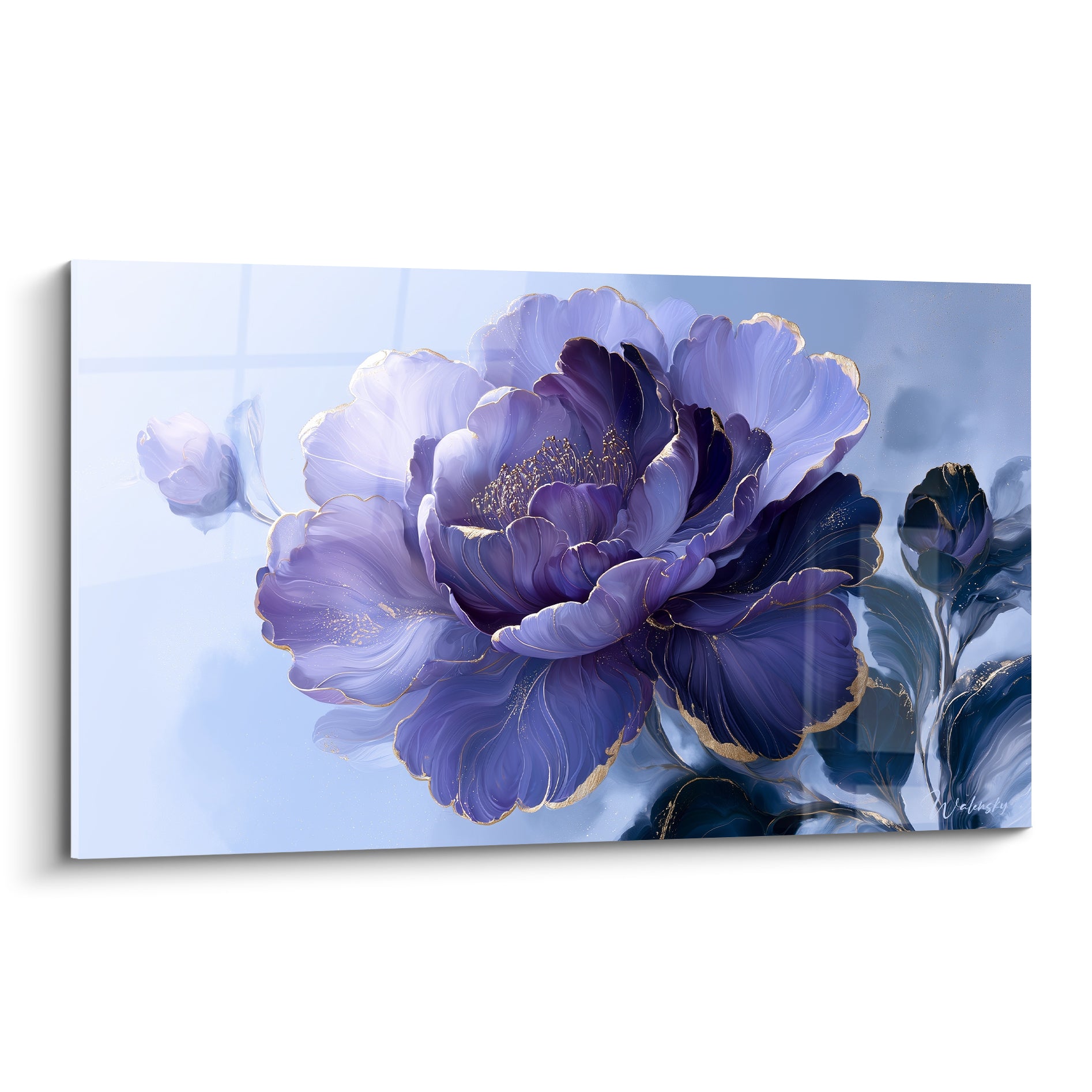 Camélia violet aux pétales dégradés du lavande à l'anthracite, liserés dorés, fond bleu pastel
