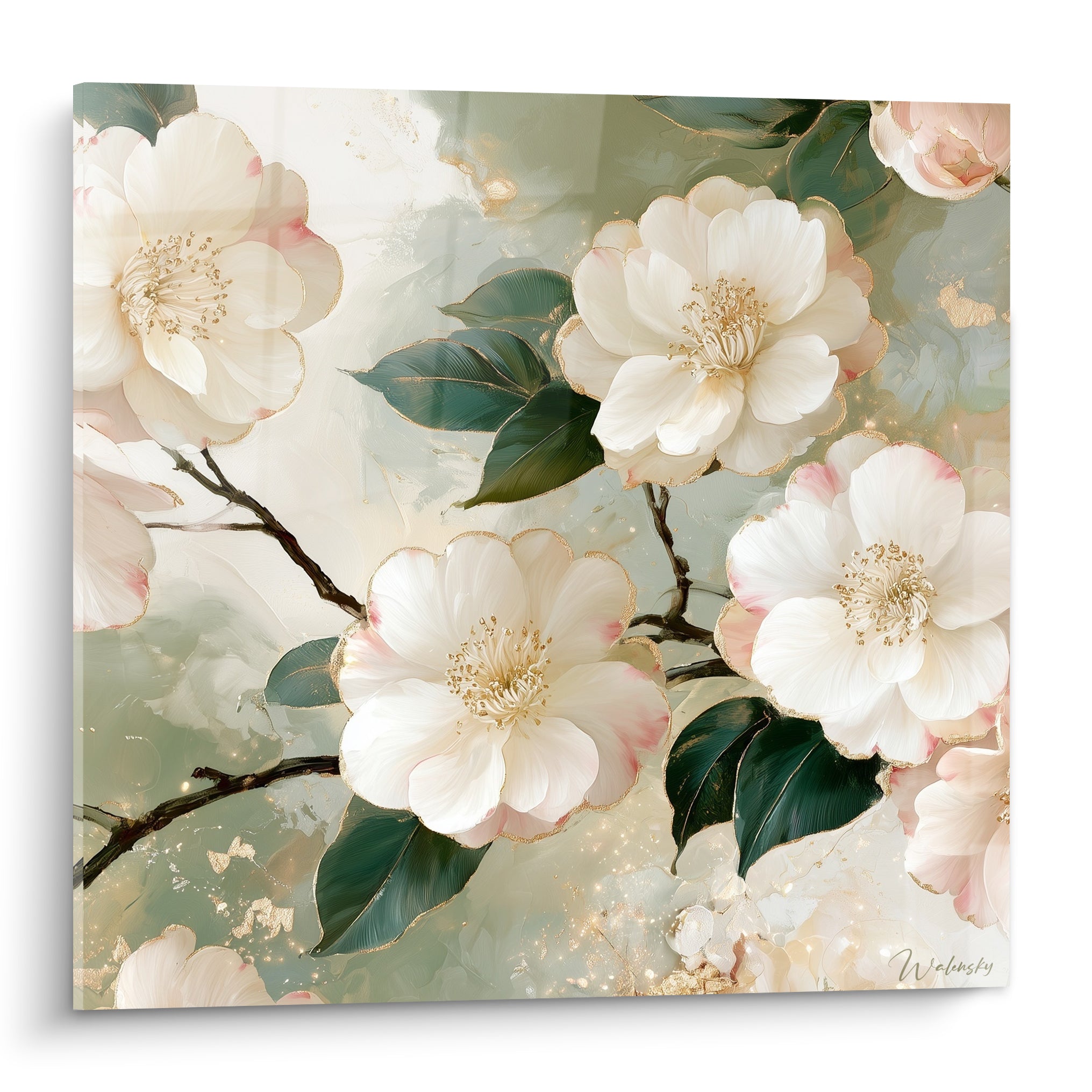 Camélias blancs et roses aux contours dorés sur fond vert sauge, style pictural délicat