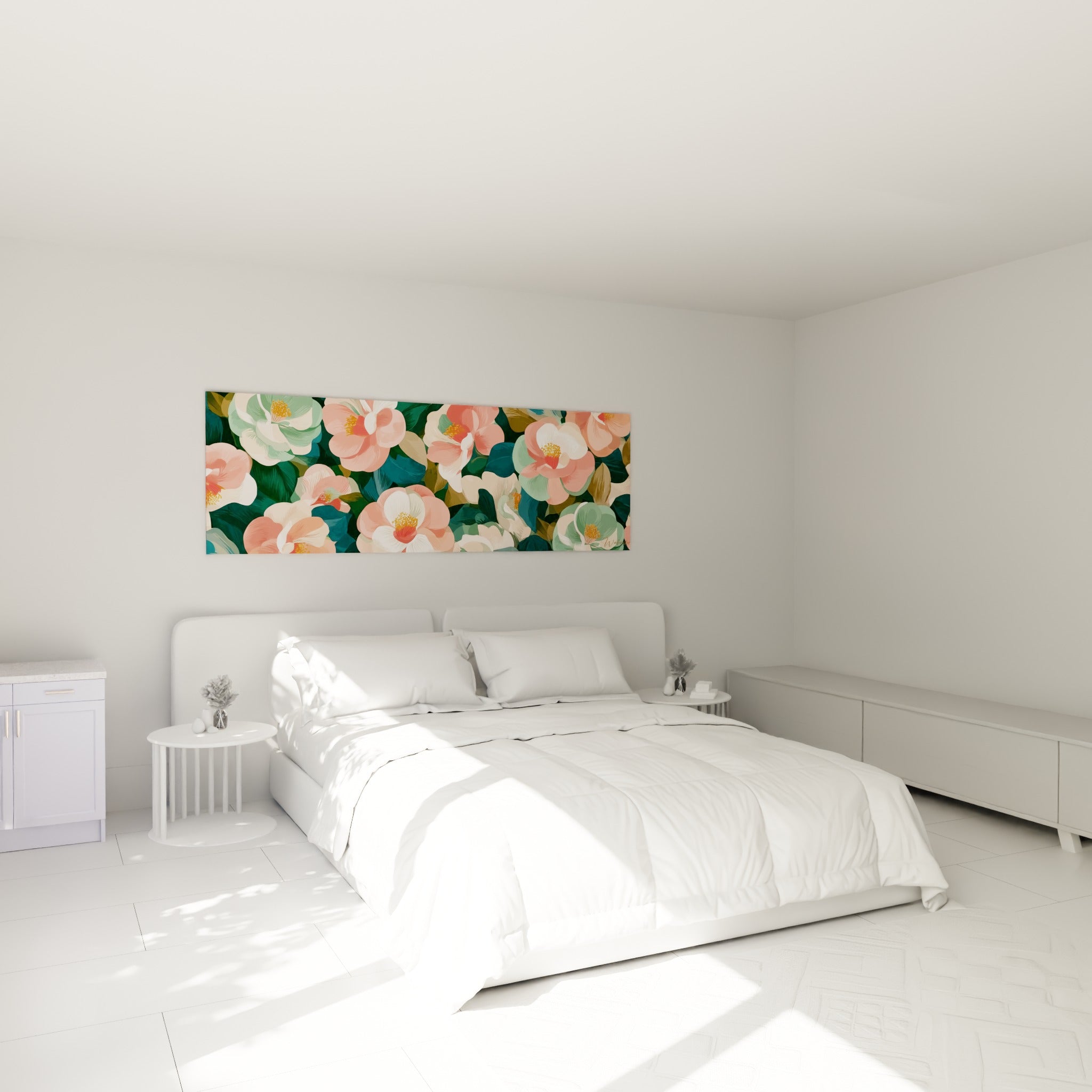 Fleurs de camélia rose pêche et corail au feuillage vert sombre, au-dessus d'un lit dans une chambre claire