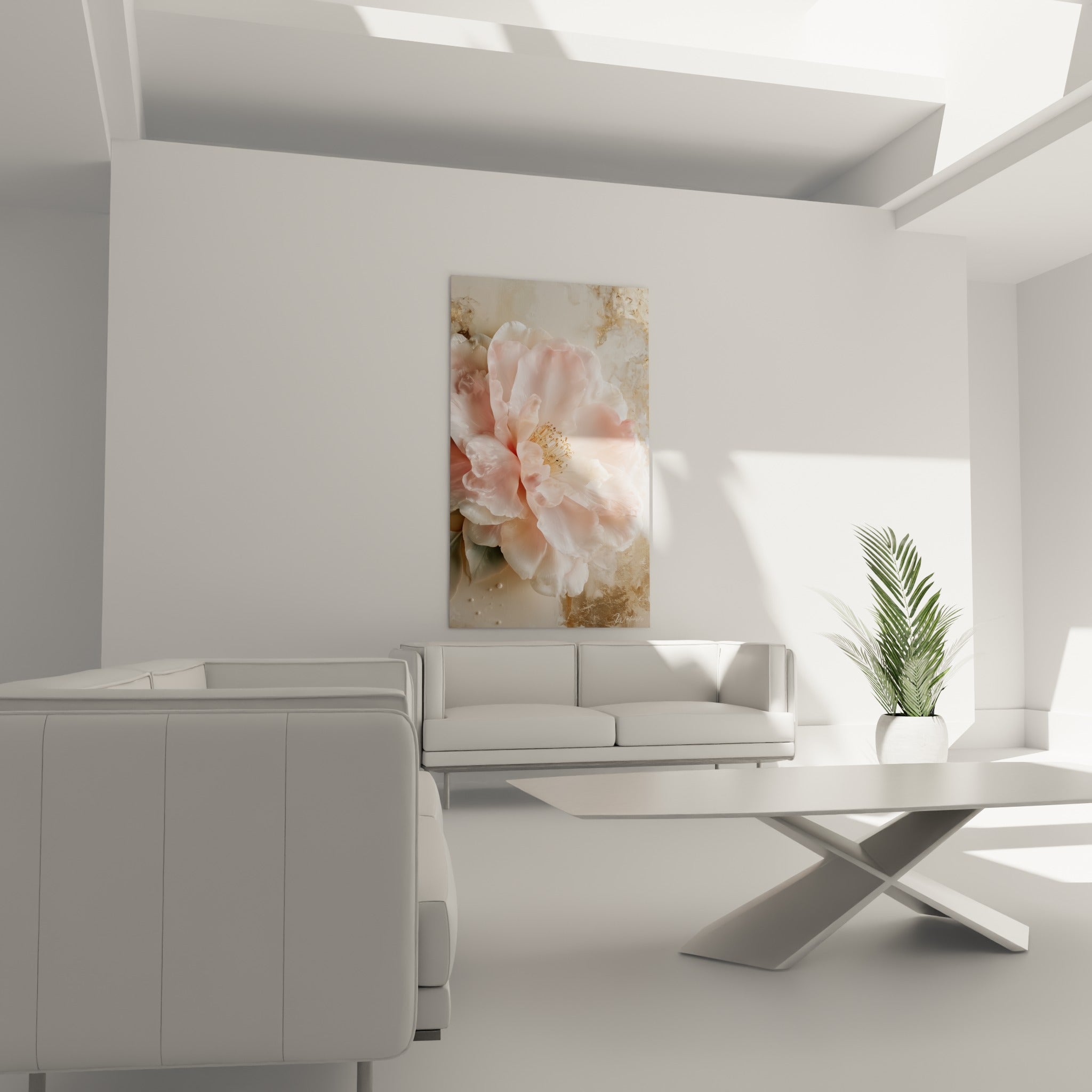 Pétales de camélia blanc et rose aux nuances dorées suspendus au-dessus d'un canapé dans un salon lumineux