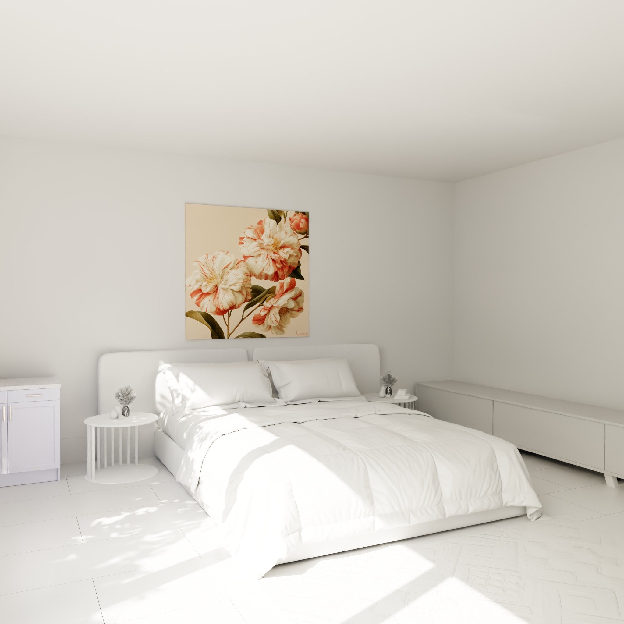 Camélias corail et crème aux pétales veinés, accrochés au-dessus d'un lit dans une chambre claire