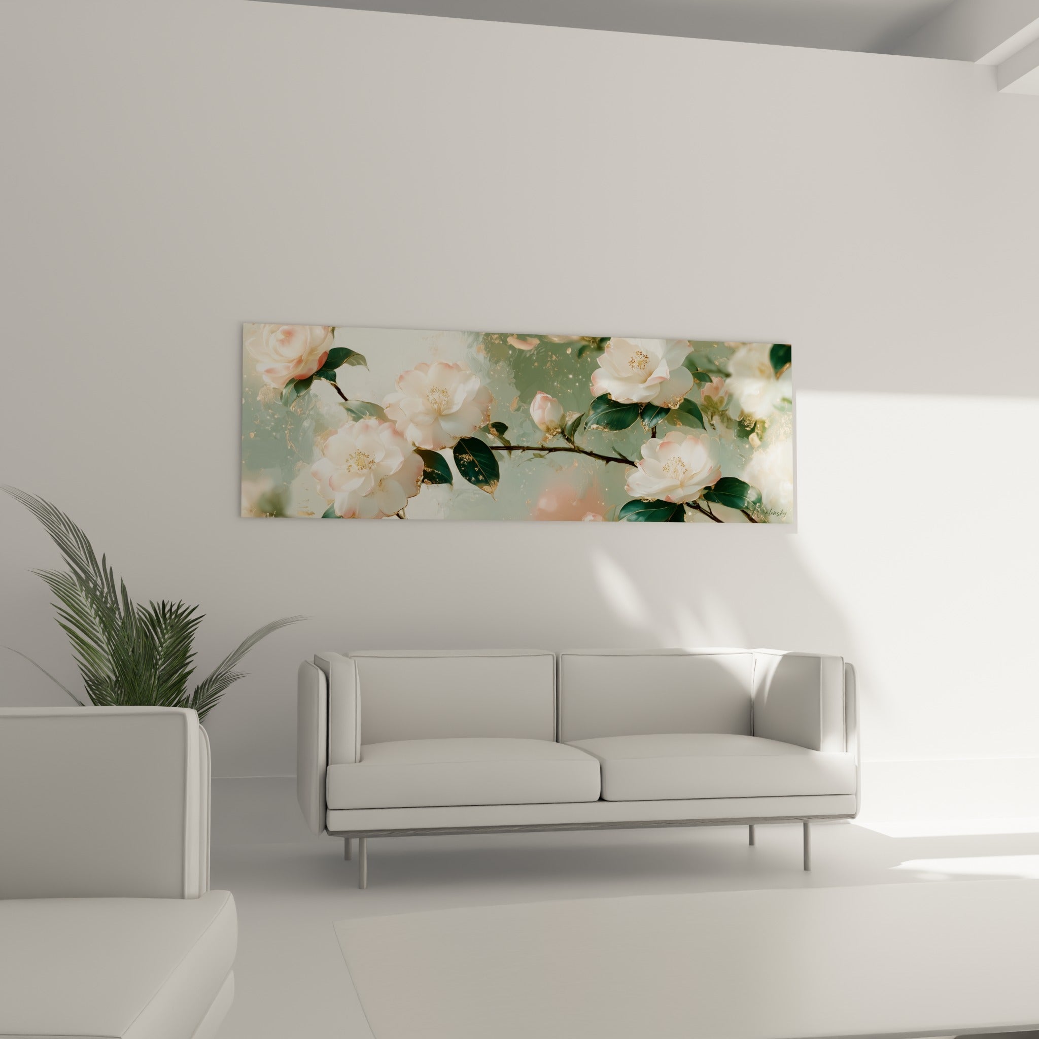 Fleurs de camélia blanches et boutons roses sur fond doré, disposées au-dessus d'un canapé dans un salon lumineux