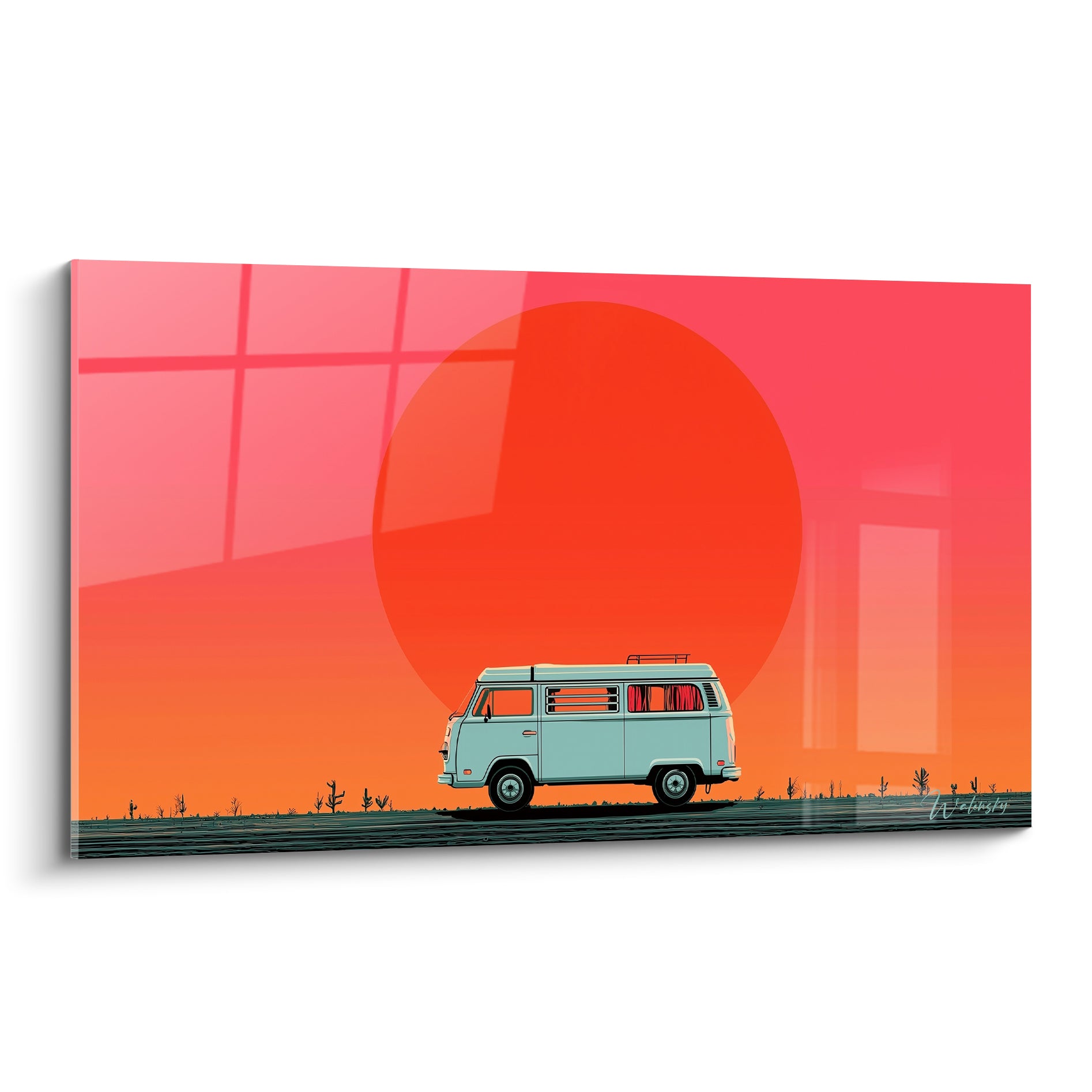Combi bleu pastel devant un immense soleil orange, ciel rose et plantes du désert en silhouette