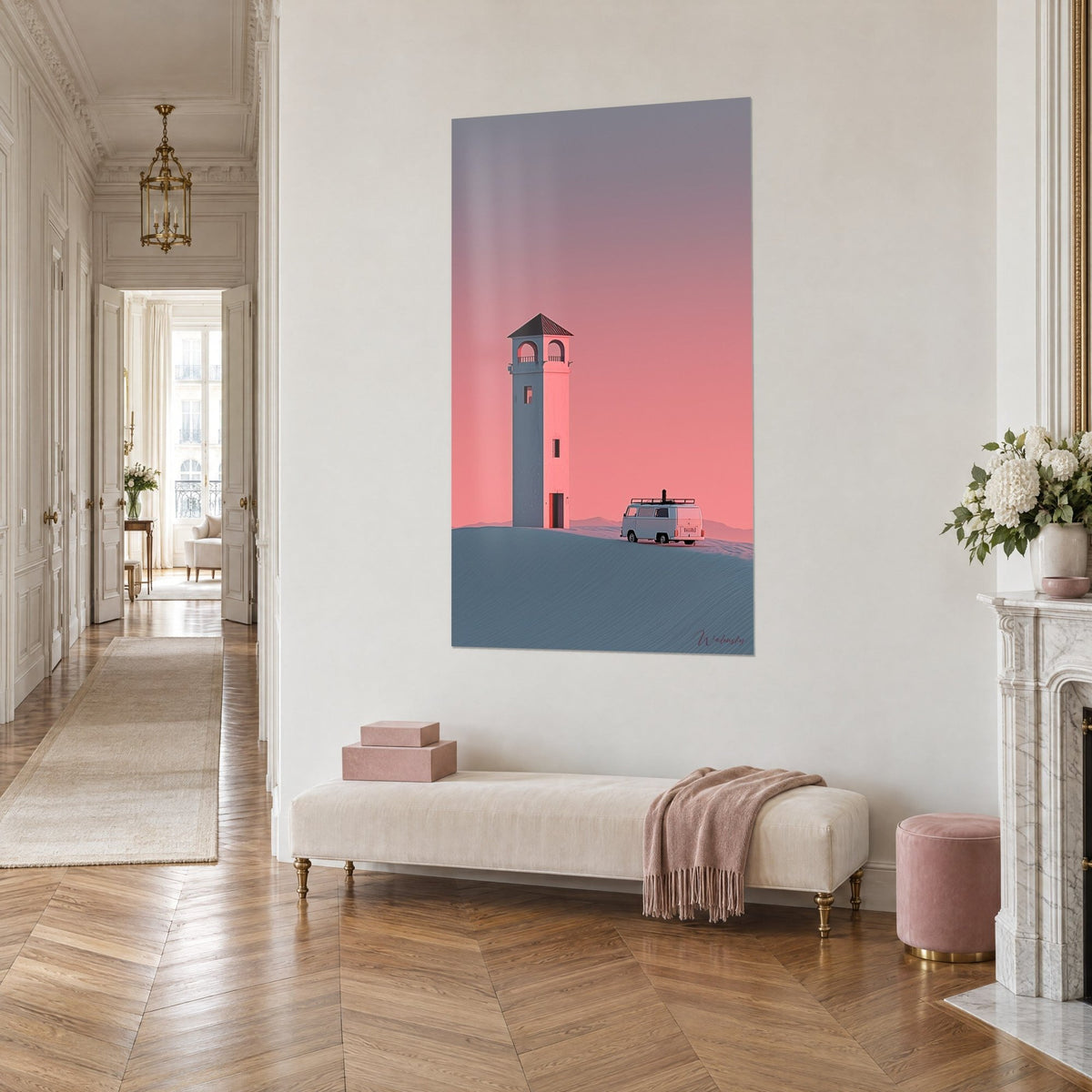 Tableau minaret rose au toit brun dominant un van vintage sur sable gris-bleu, vue de trois quarts, couloir haussmannien