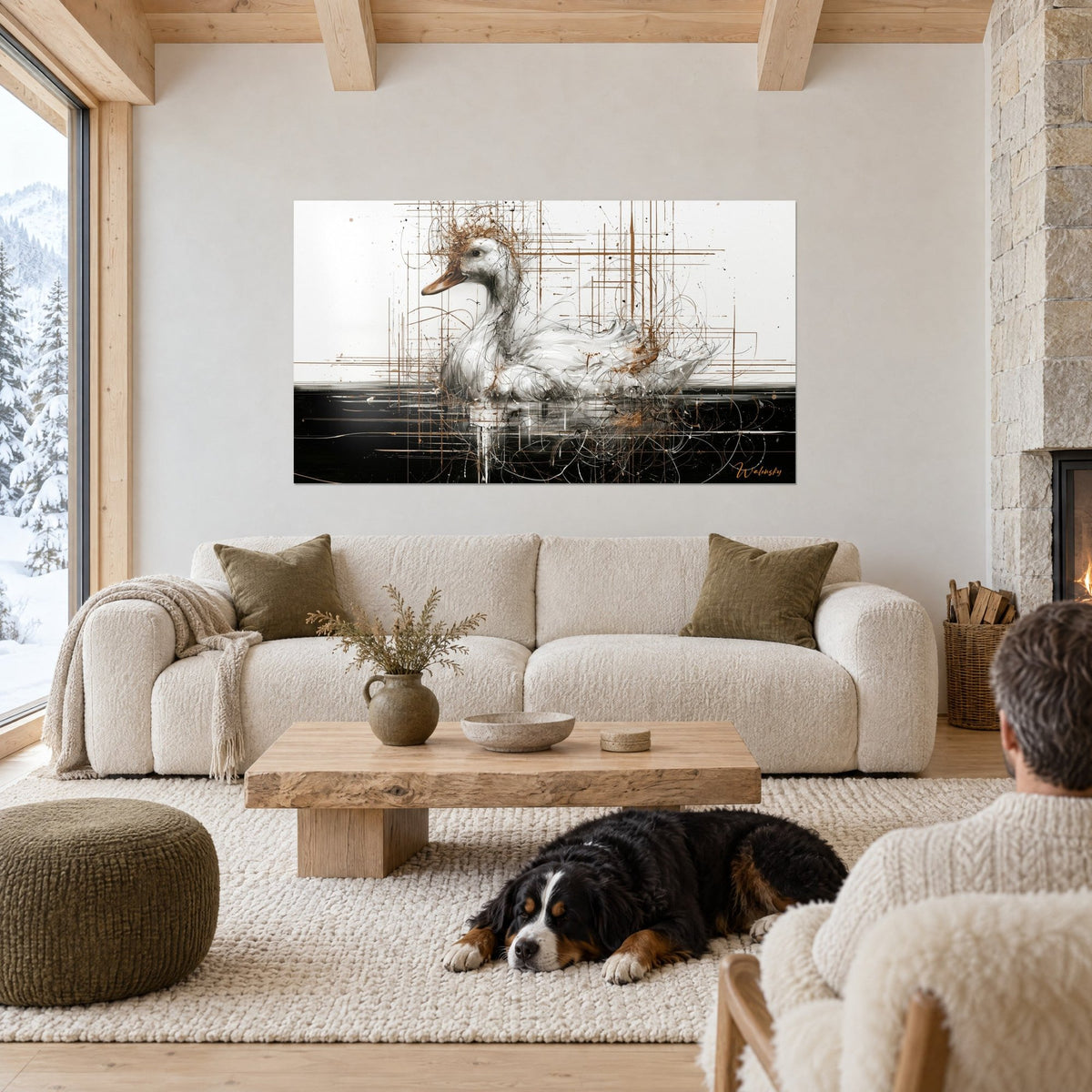 Schilderij witte eend op zwart water, koperkleurige lijnen door elkaar, twee personen van achteren, hond, boven een bank in een lichte woonkamer