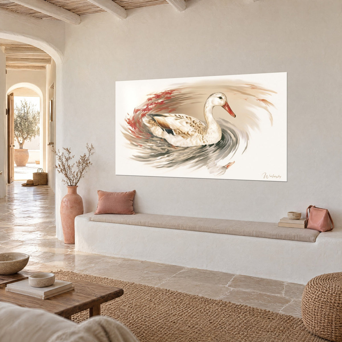 Tableau volatile au plumage crème moucheté de brun, feuilles rouges en spirale sur fond beige, vue de trois-quarts, banquette blanche