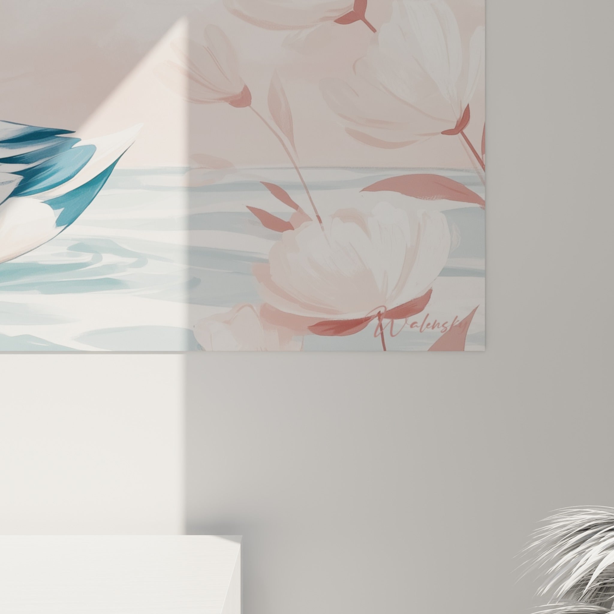Traits fins de l'aquarelle révélant les nuances bleutées du plumage et les pétales roses estompés