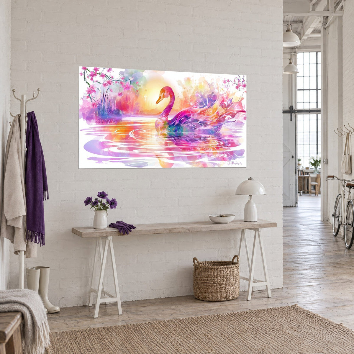 Tableau oiseau aquatique aux plumes fuchsia et mauve, soleil jaune pâle derrière, reflets ondulants, accroché au-dessus d'une console en bois